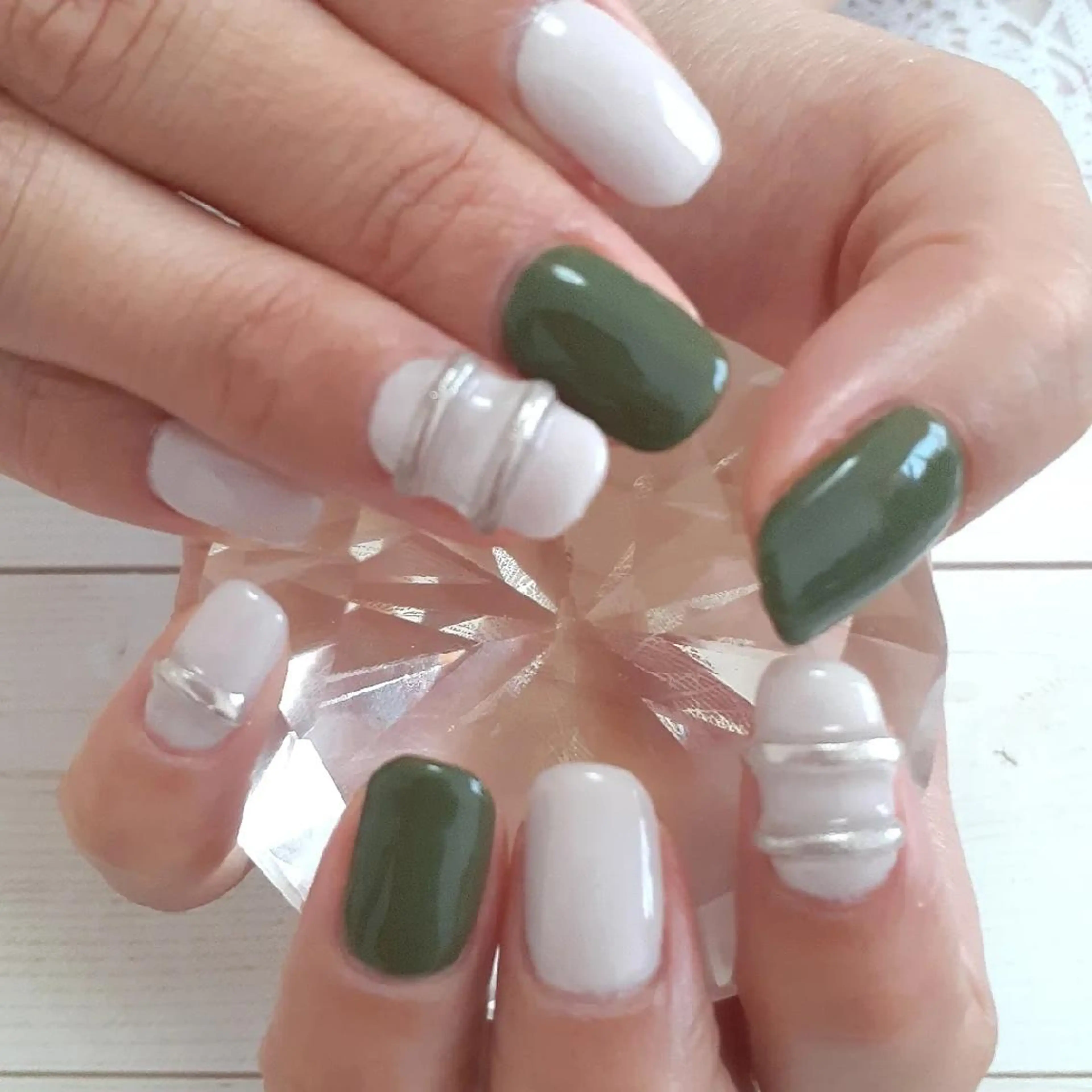 ネイル シンプルネイル ホワイト ハンドネイル 池元 真由美のネイルデザイン