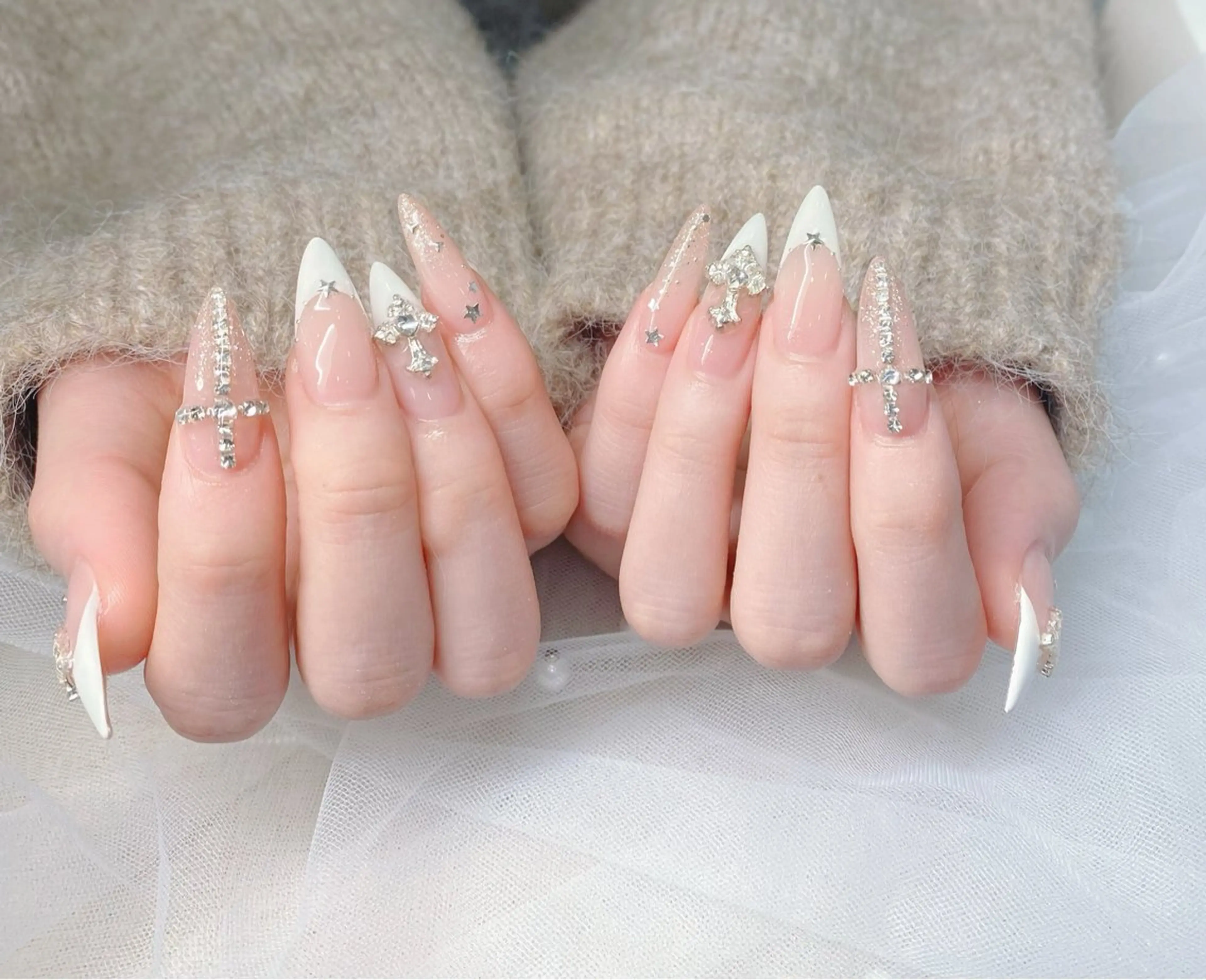 ネイル オーロラネイル ブルー チークネイル 長さ出し フットネイル ハンドネイル チップ長さ出し 専門店のネイルデザイン