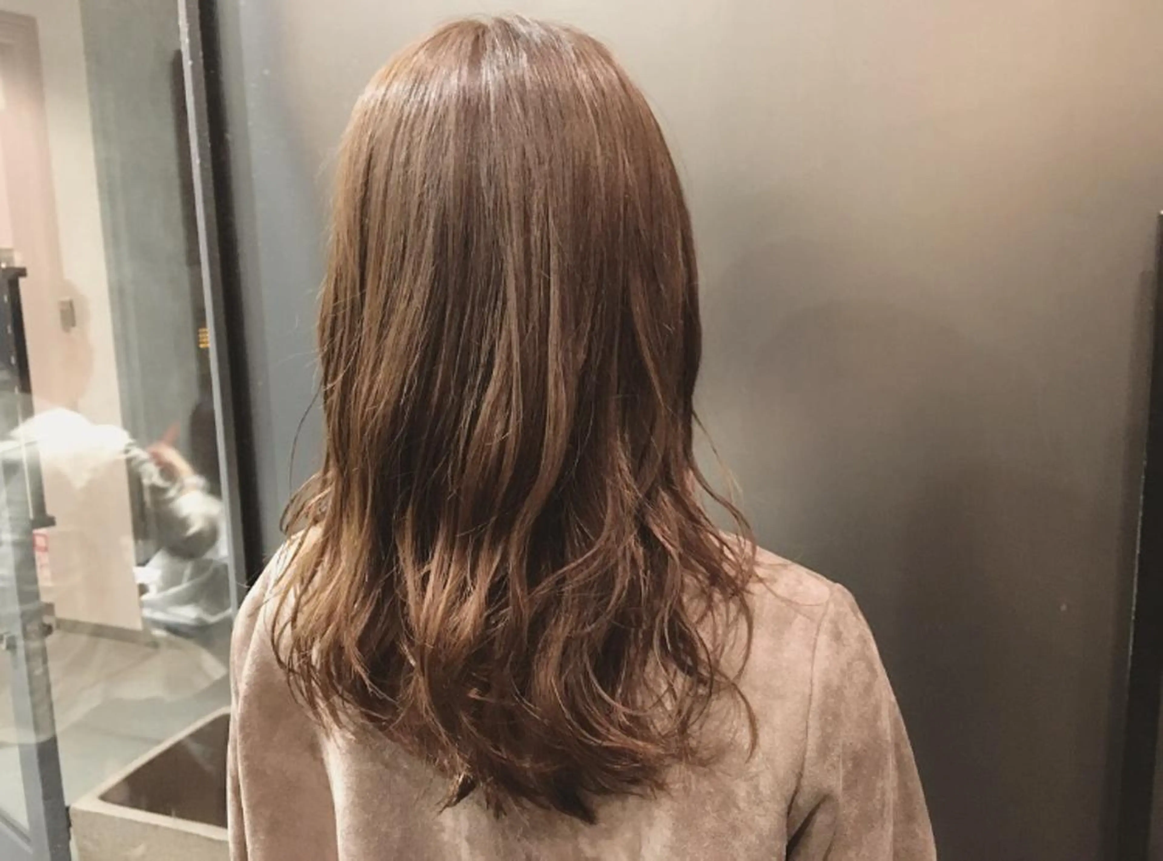 セミロング カラー ベージュカラー 【ヌーベルバレ】 ゆきみのヘアスタイル