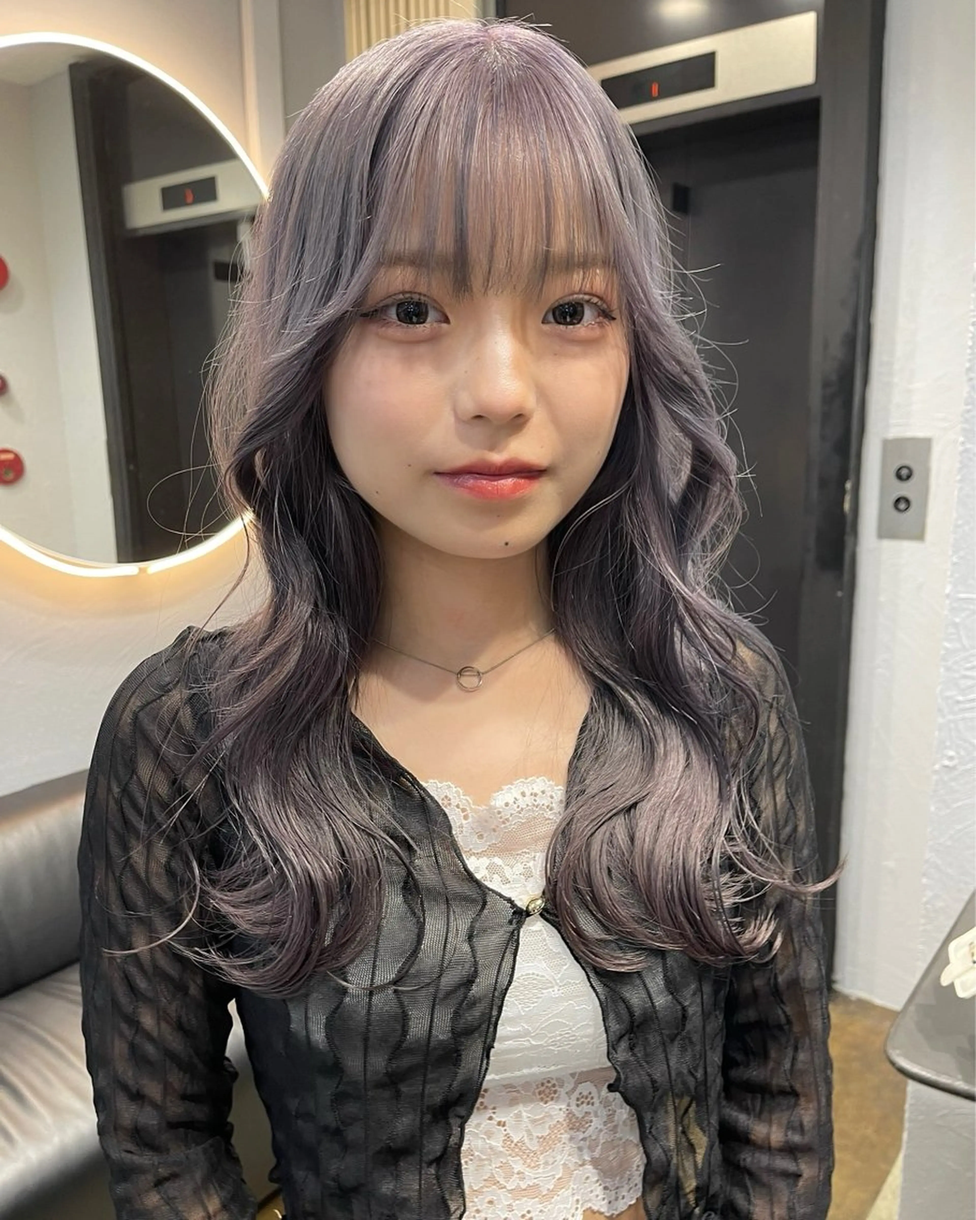 ロング カラー ブリーチ ケアブリーチ デザインカラー ダブルカラー イヤリングカラー ヘアカラー トリートメント TATSUブリーチ/ ミルクティーベージュのヘアスタイル