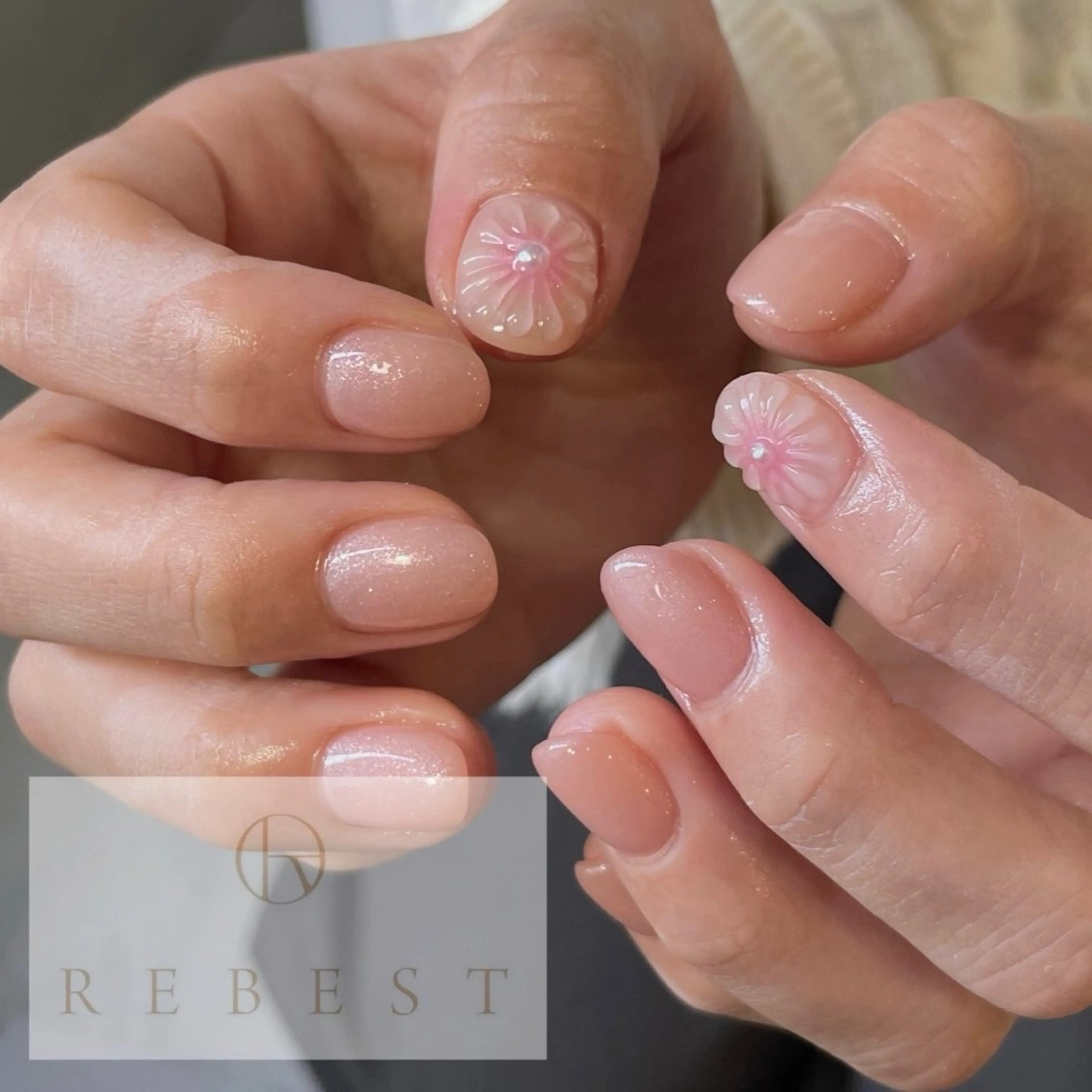 ネイル REBEST namiのネイルデザイン