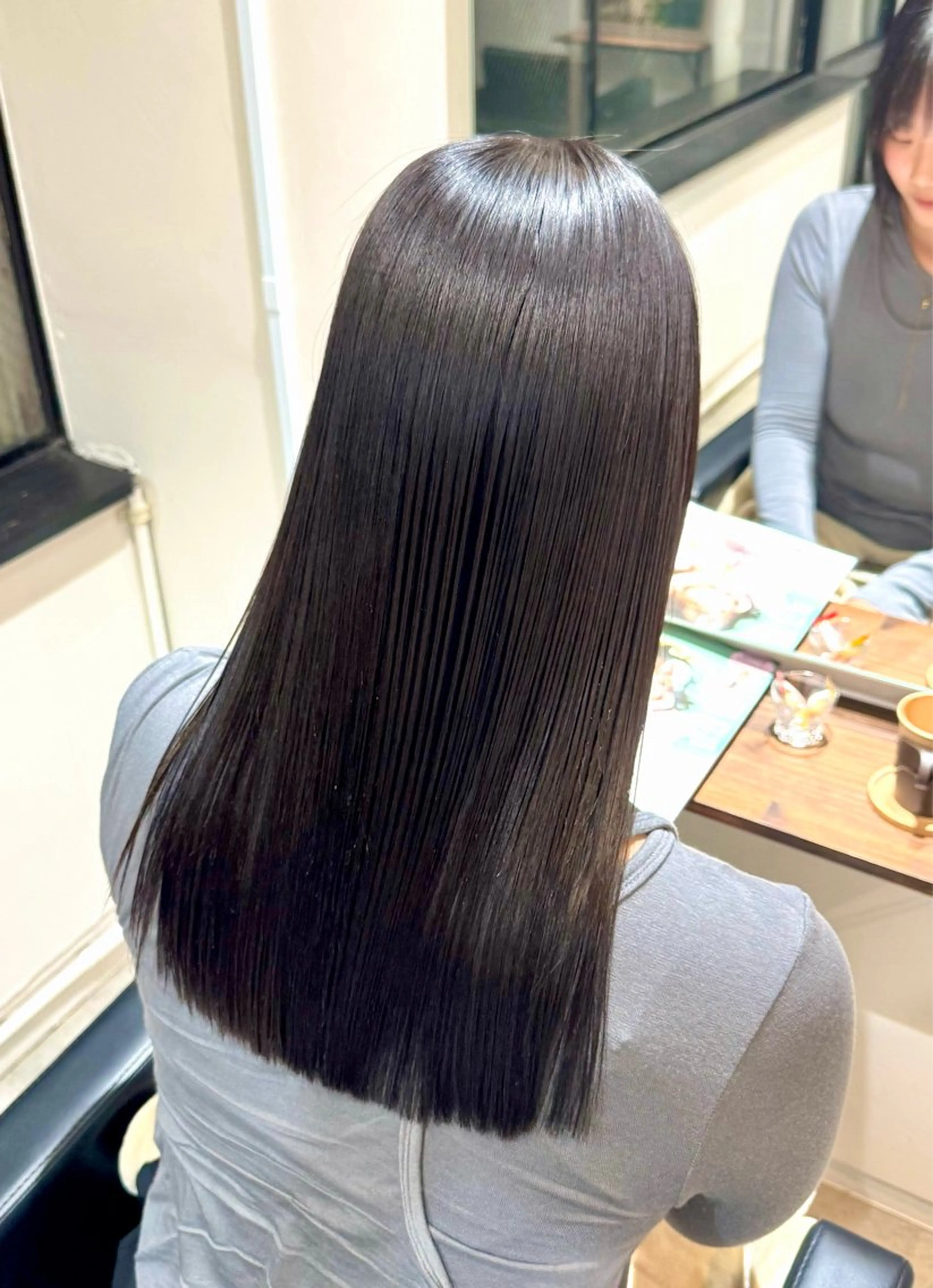 ロング カラー 髪質改善 カット 縮毛矯正 トリートメント KINI 髪質改善＆艶髪のヘアスタイル