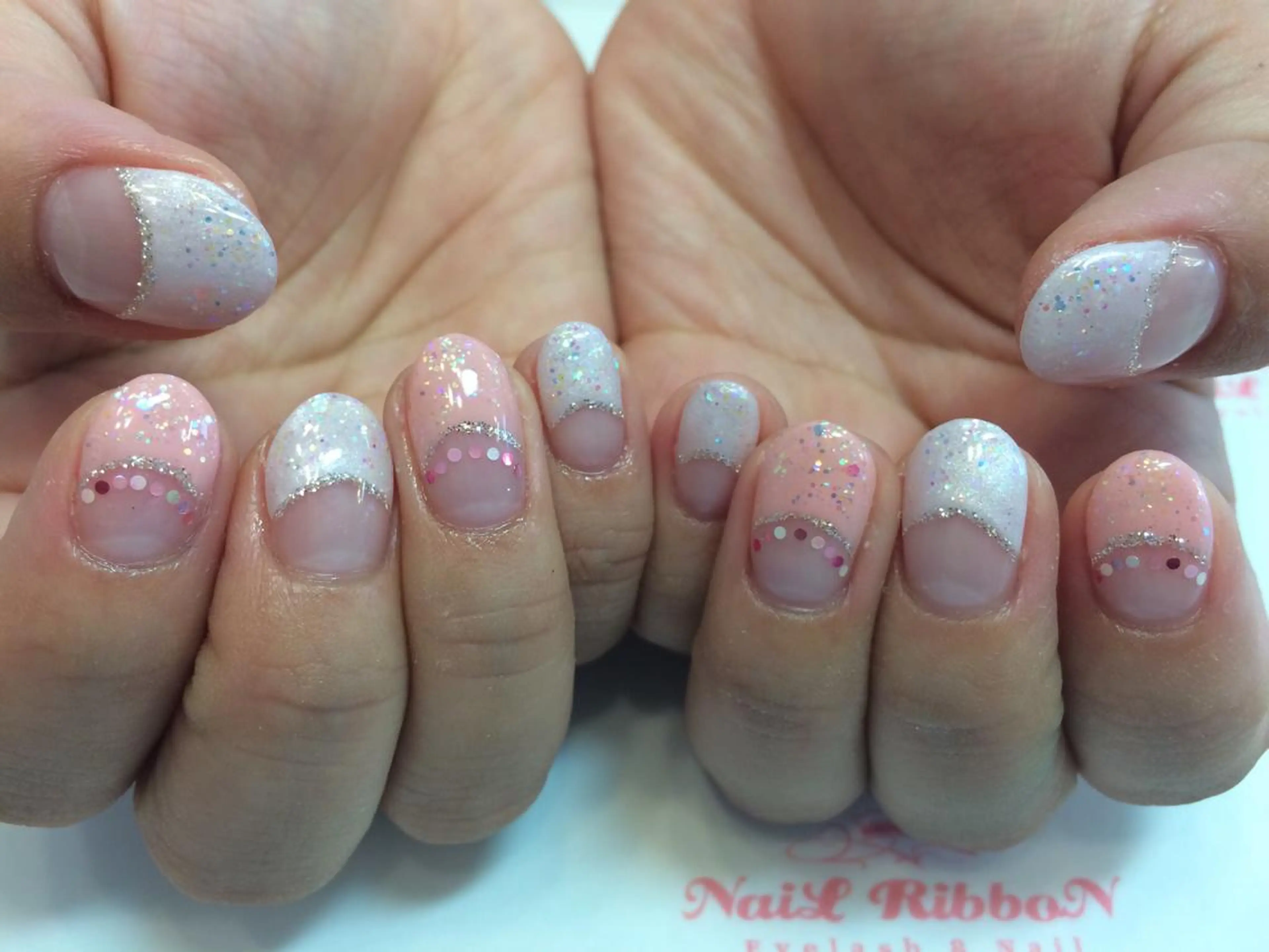 ネイル ネイルリボン 受付スタッフのネイルデザイン