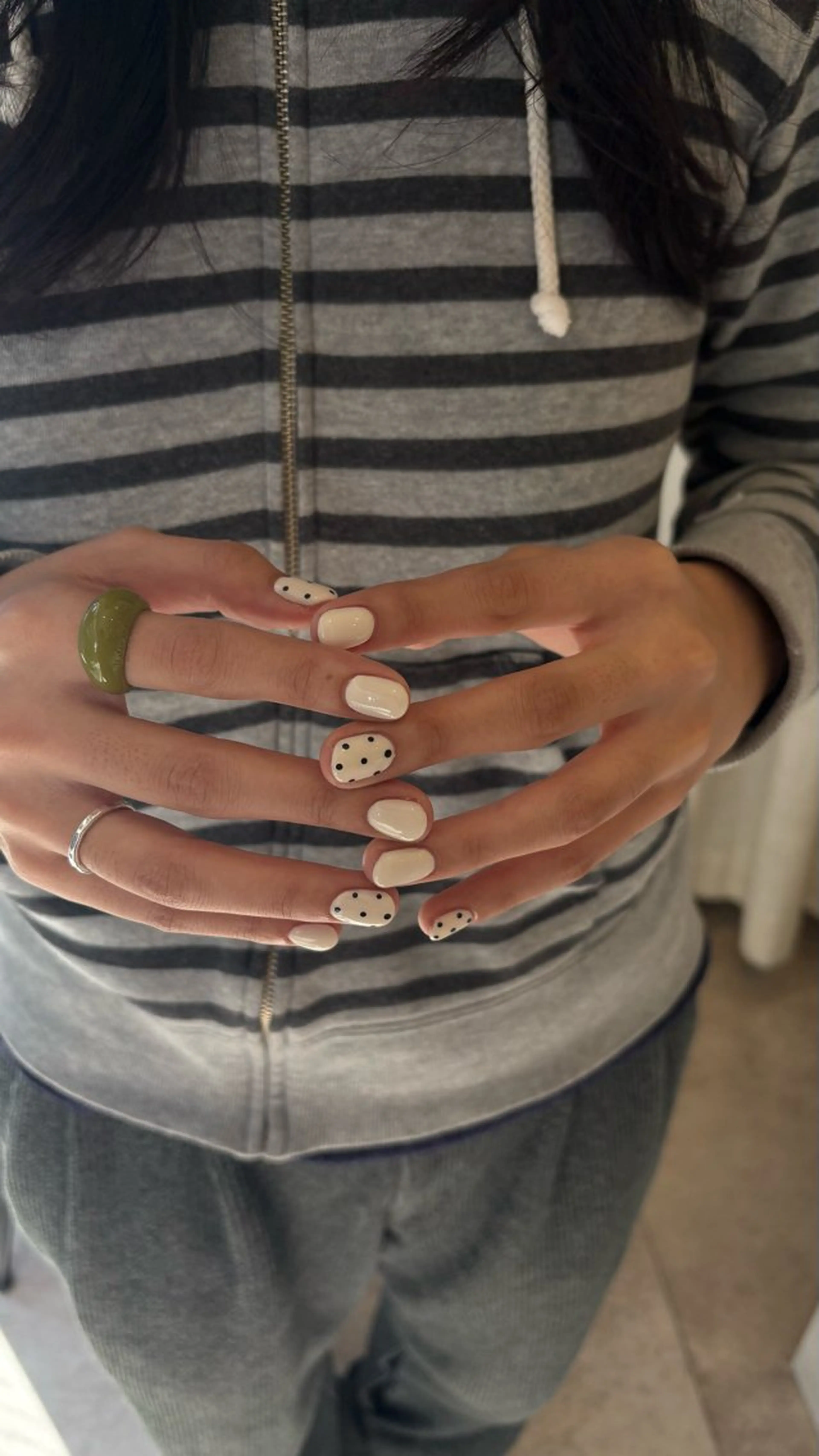 ネイル しおん🎶｜ひと 癖ニュアンス｜個性派のネイルデザイン