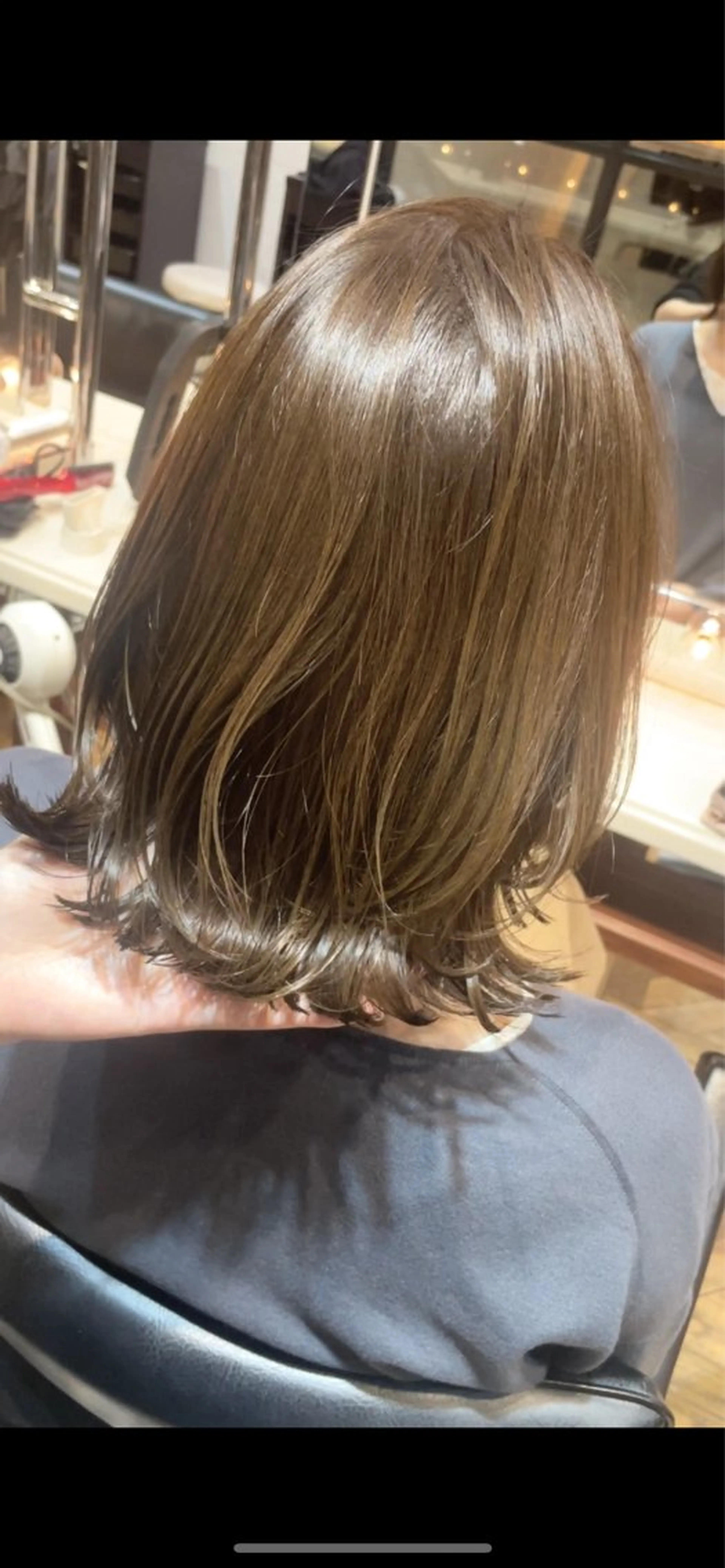 ミディアム カラー ボブレイヤー ベージュカラー ブリーチ ブリーチなしカラー ボブ カット ヘアカラー トリートメント BEBE所属・ご新規様限定 透明感カラーKANAのヘアスタイル