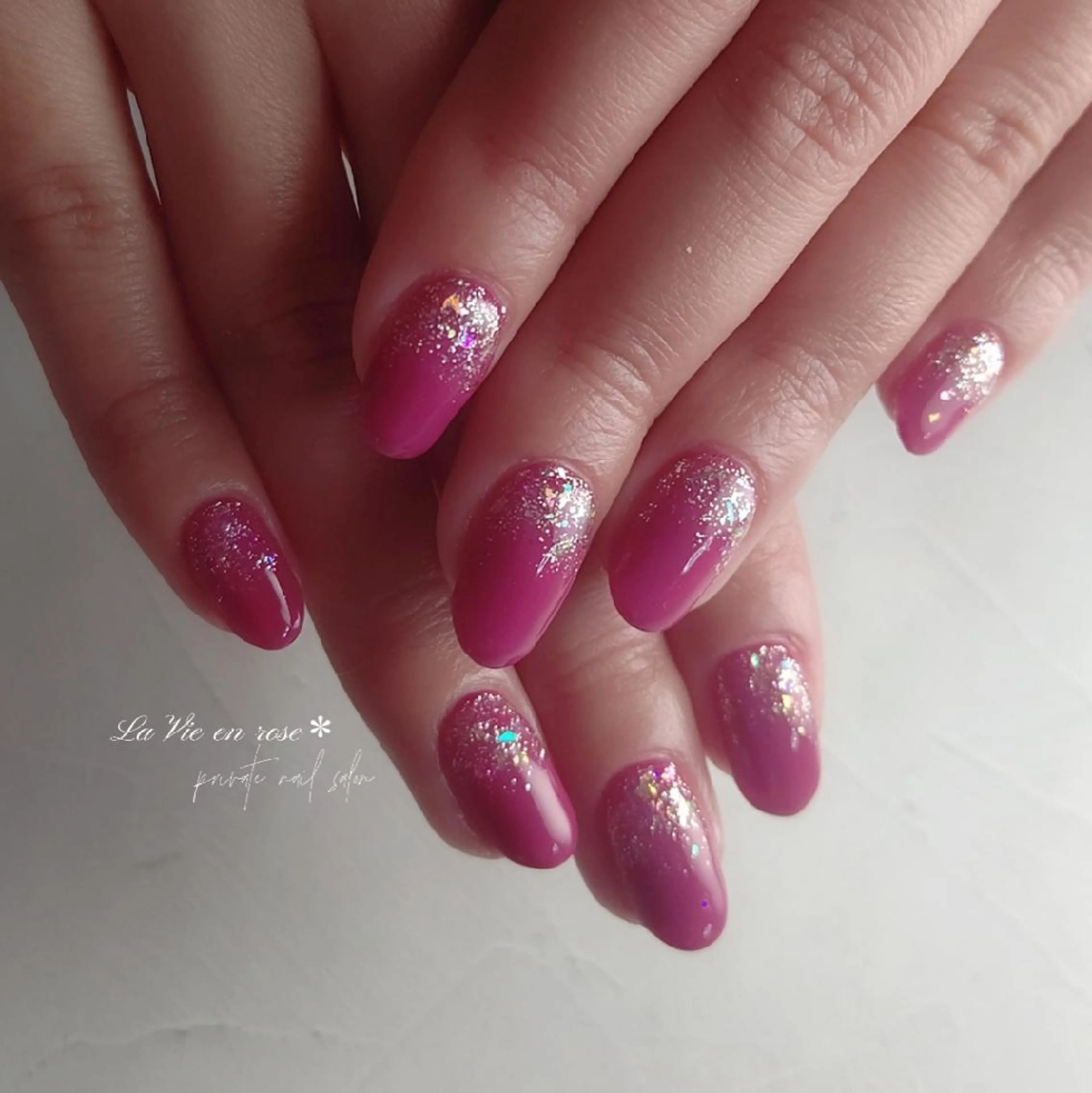 ネイル キラキラネイル ラヴィアン ローズのネイルデザイン