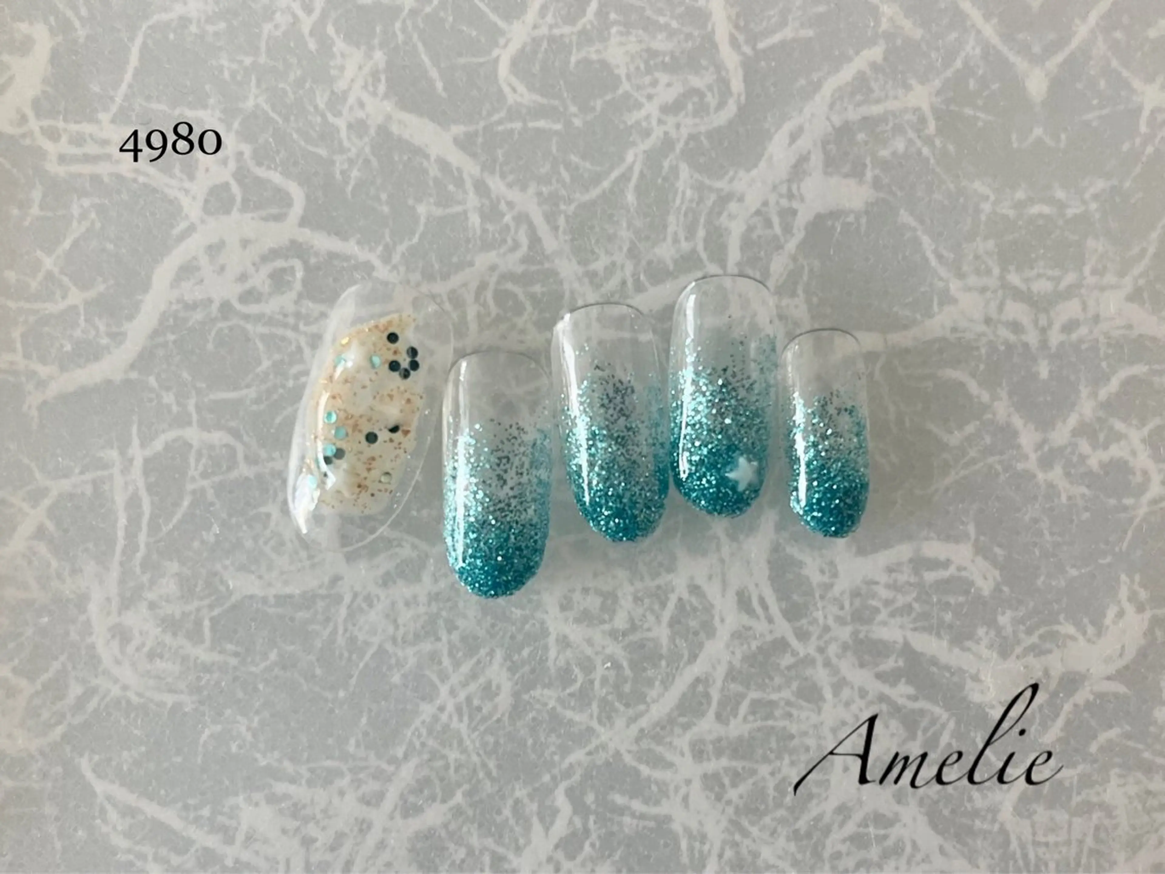 ネイル 浅野 綾のネイルデザイン