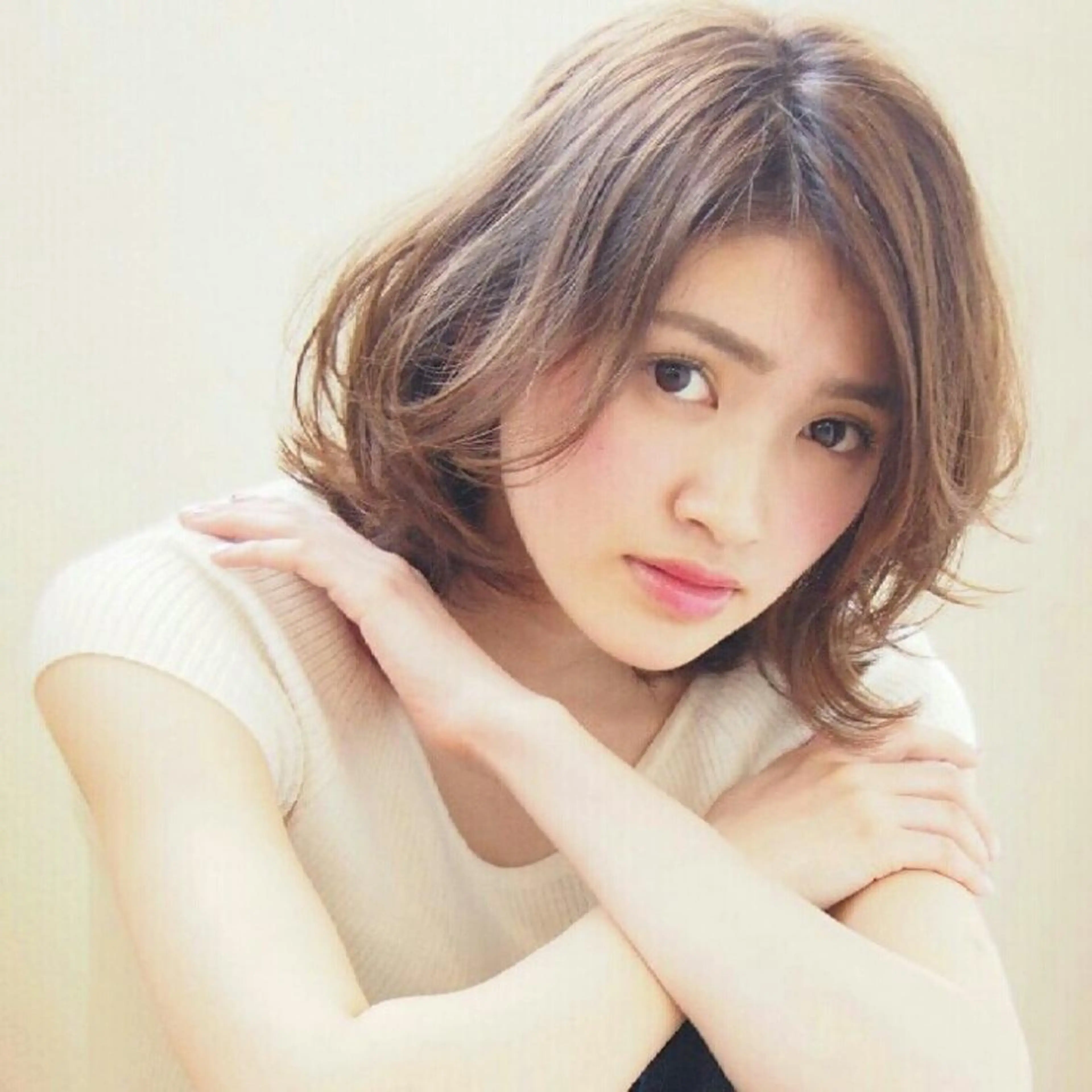 ミディアム パーマ 鎌倉 彩のヘアスタイル