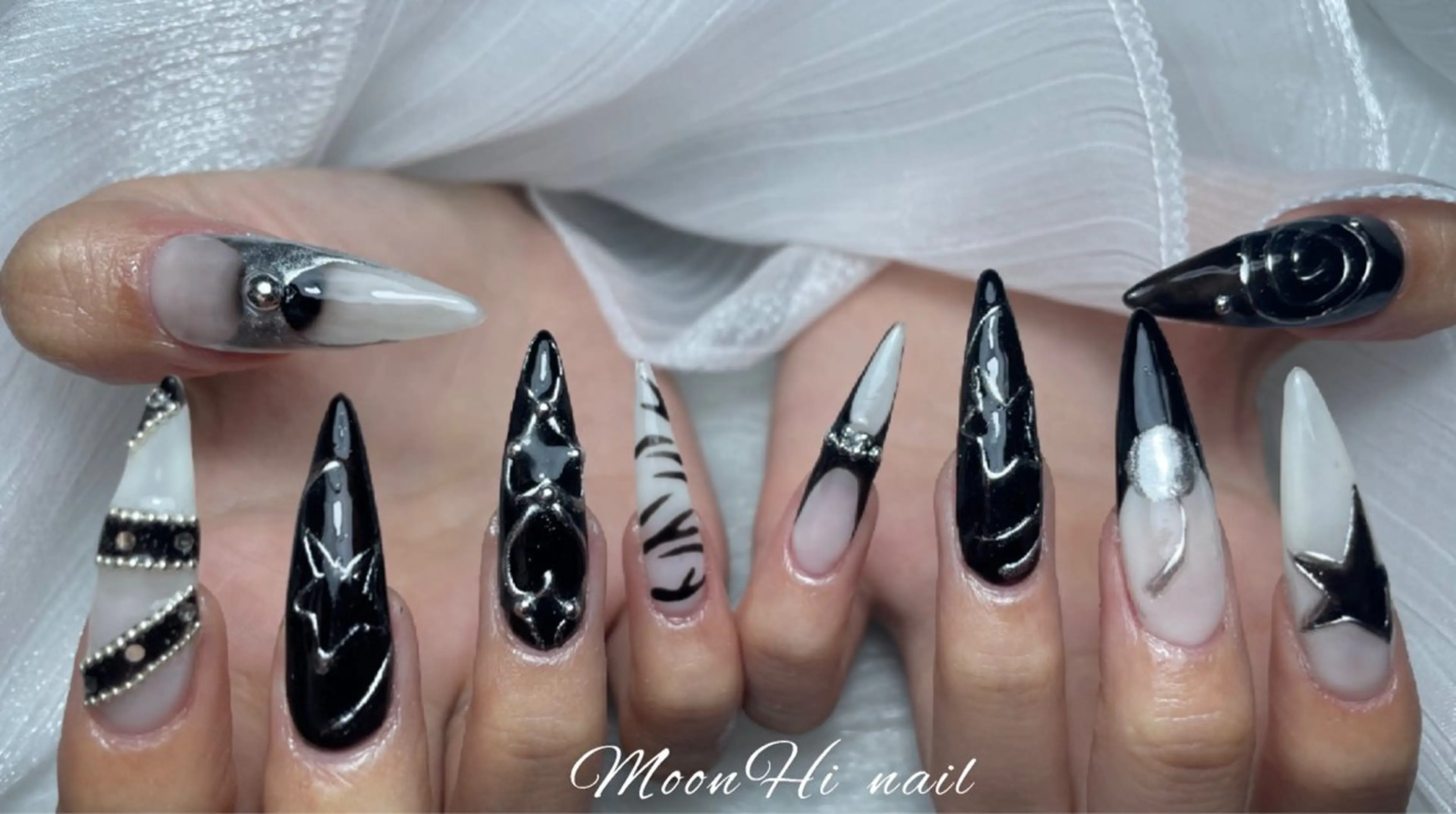 ネイル MoonHi Nail 朝霞台のネイルデザイン