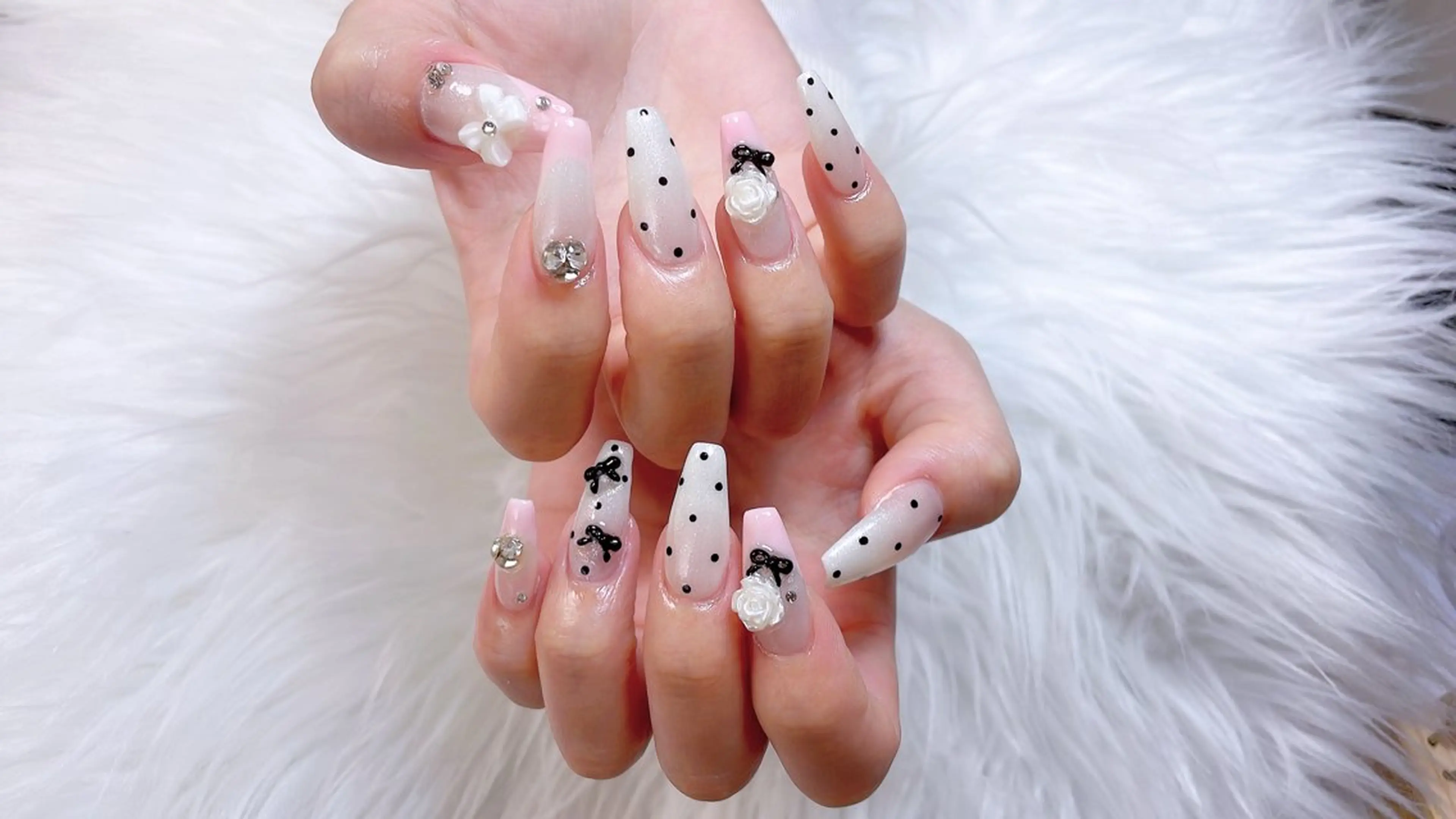 ネイル アニマル柄 チークネイル フラッシュネイル フットネイル フレンチネイル ハンドネイル B·U Nail大宮 長さだし専門店のネイルデザイン