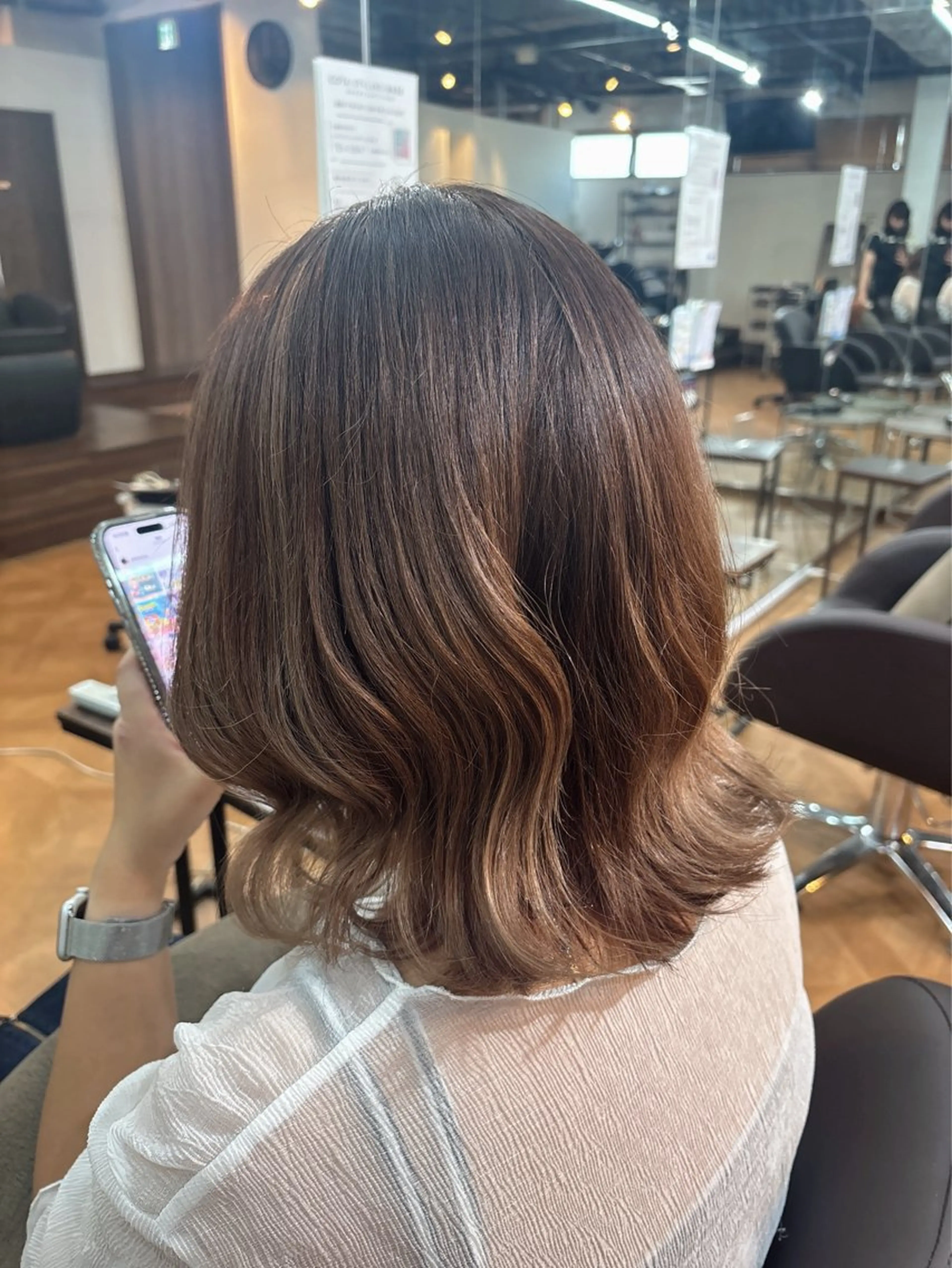 カラー 髪質改善カラー｜ レイヤー｜小寺 葵のヘアスタイル