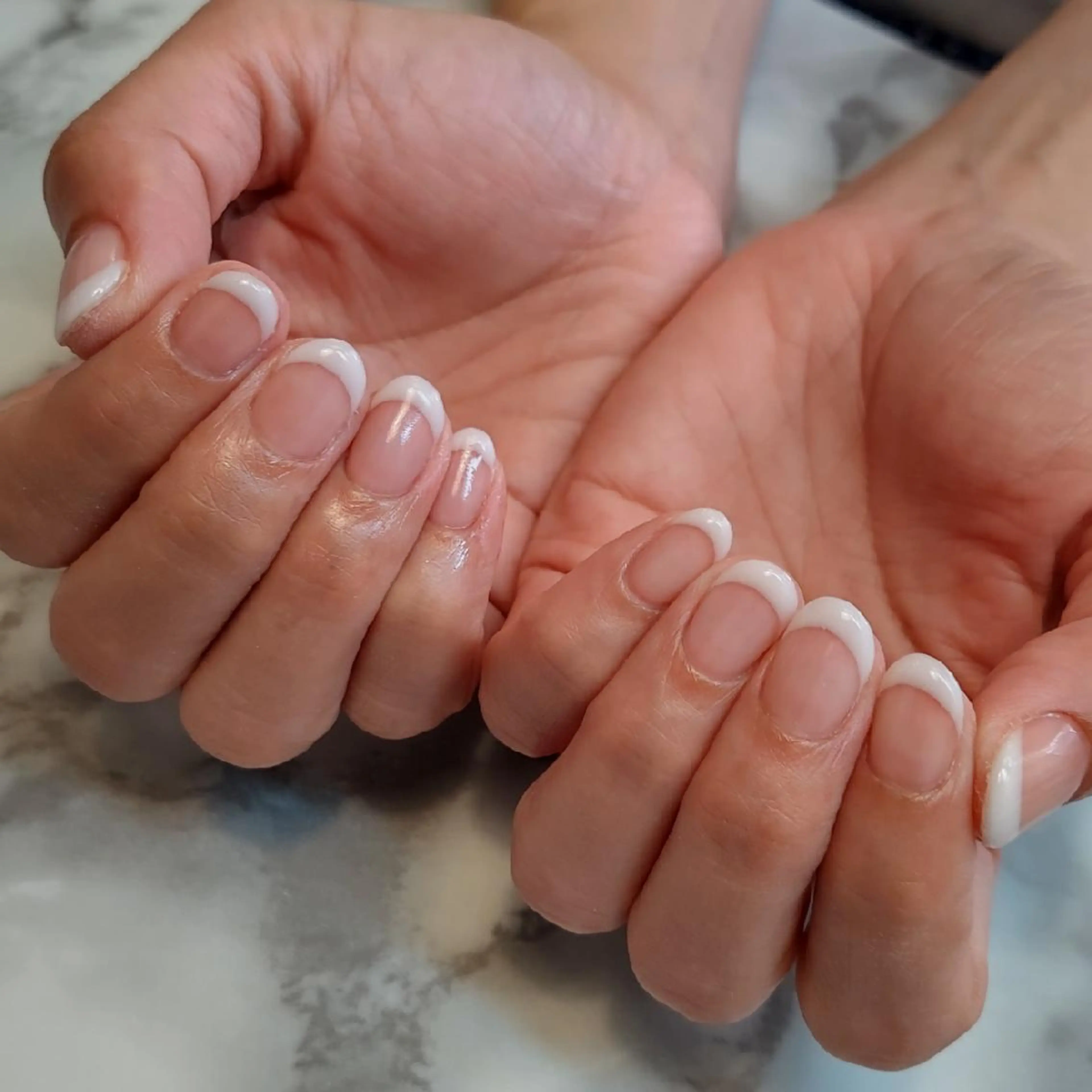 ネイル フレンチネイル ジェヌインネイル 河内のネイルデザイン