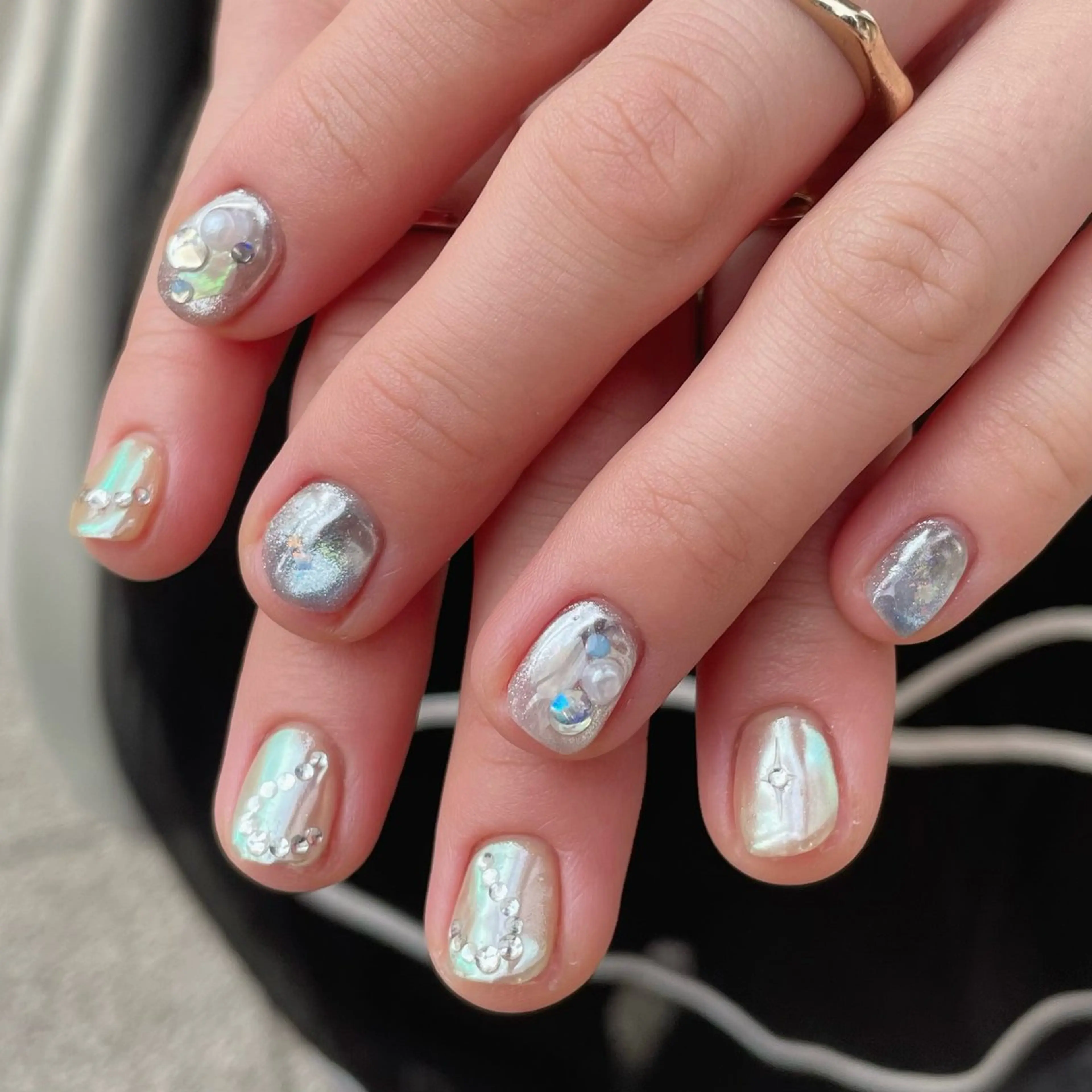 ネイル オーロラネイル ミラーネイル ニュアンスネイル ハンドネイル Ricnail☾ ayanoのネイルデザイン