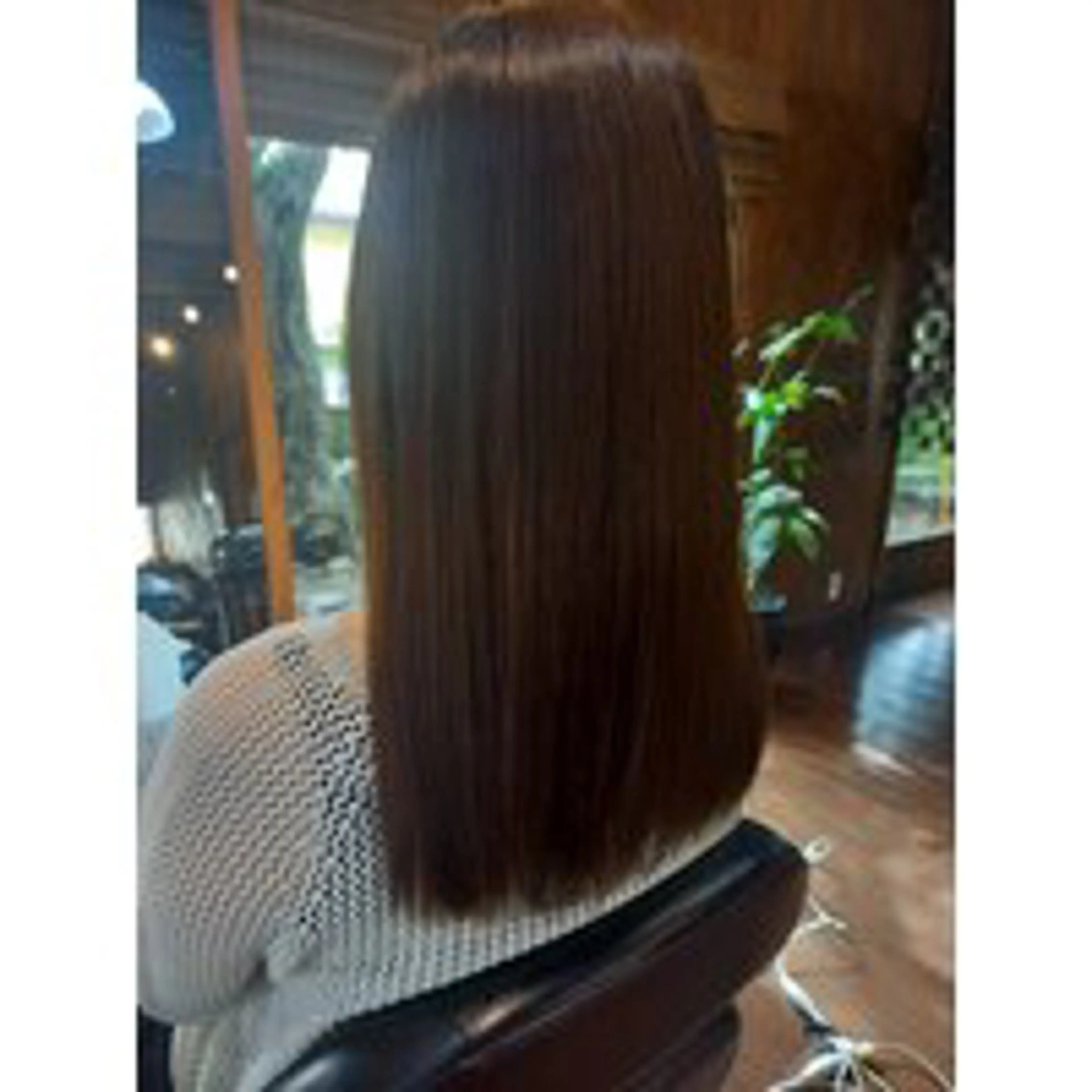 セミロング 飯田 仁美のヘアスタイル