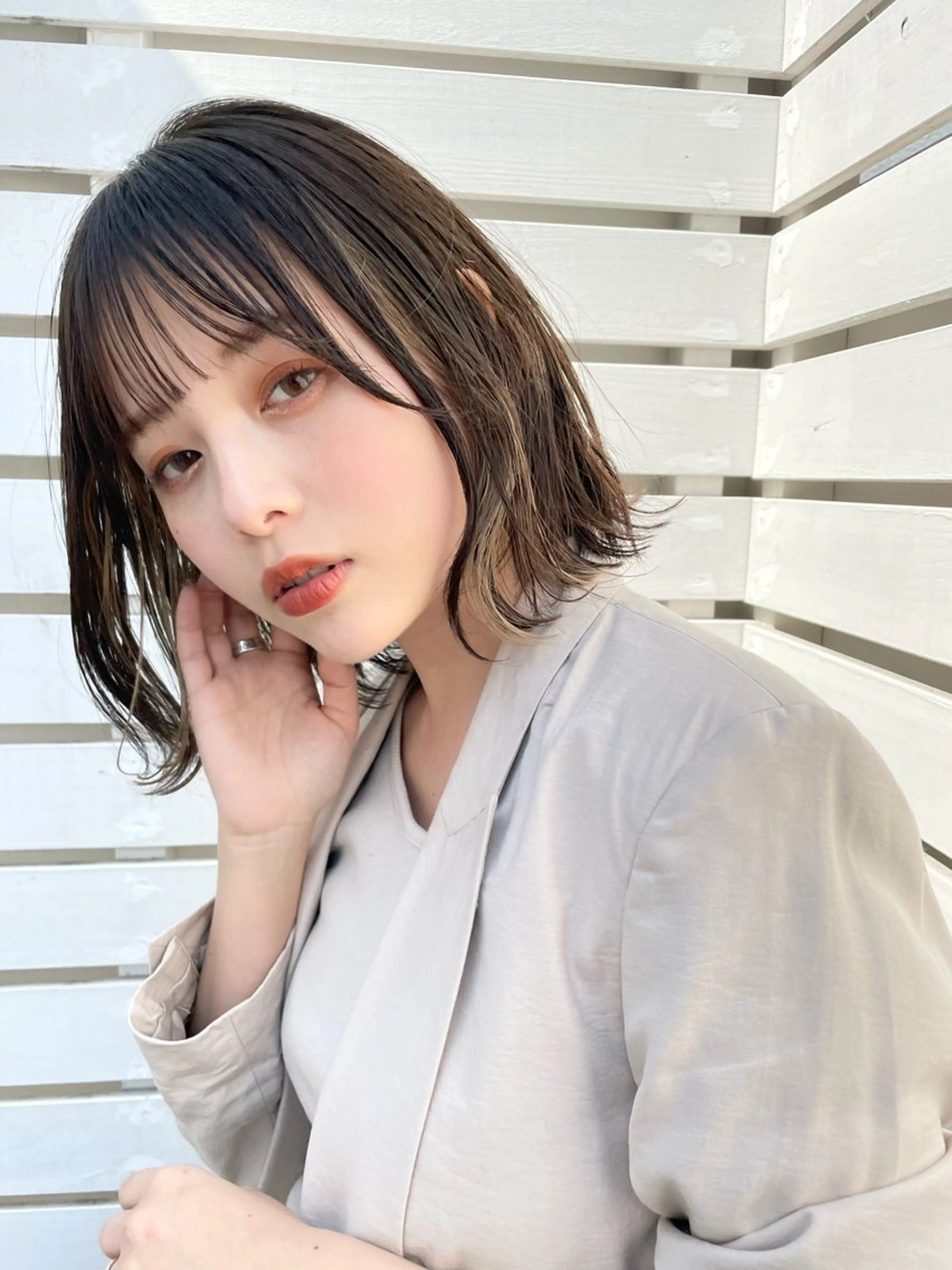 ミディアム カラー 切りっぱなしボブ ボブレイヤー ボブ くびれヘア 顔まわりレイヤー カット ヘアカラー 結べるレイヤーボブ くびれLady表参道のヘアスタイル