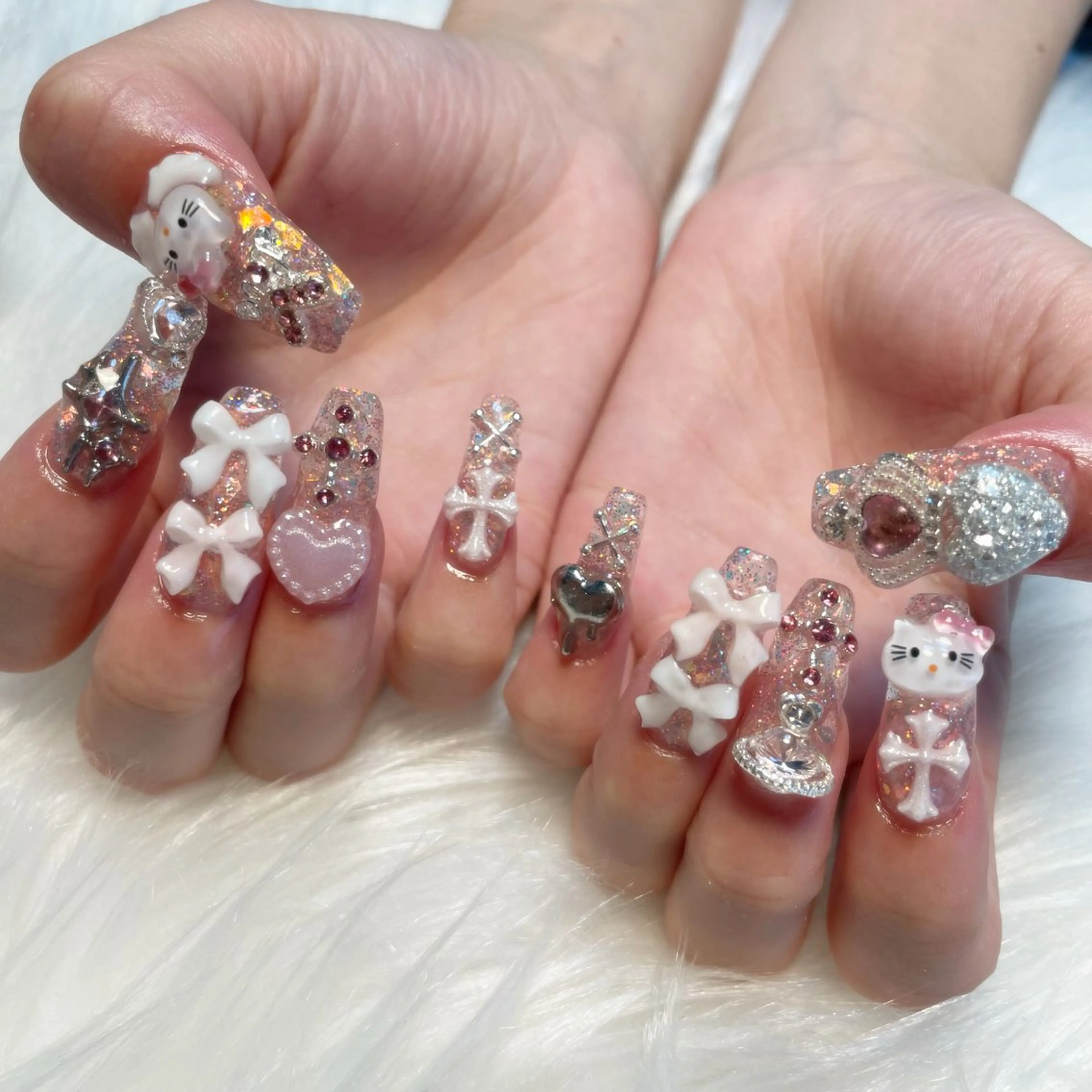 ネイル ハンドネイル ゴテゴテ💙ワンホン リオナのネイルデザイン