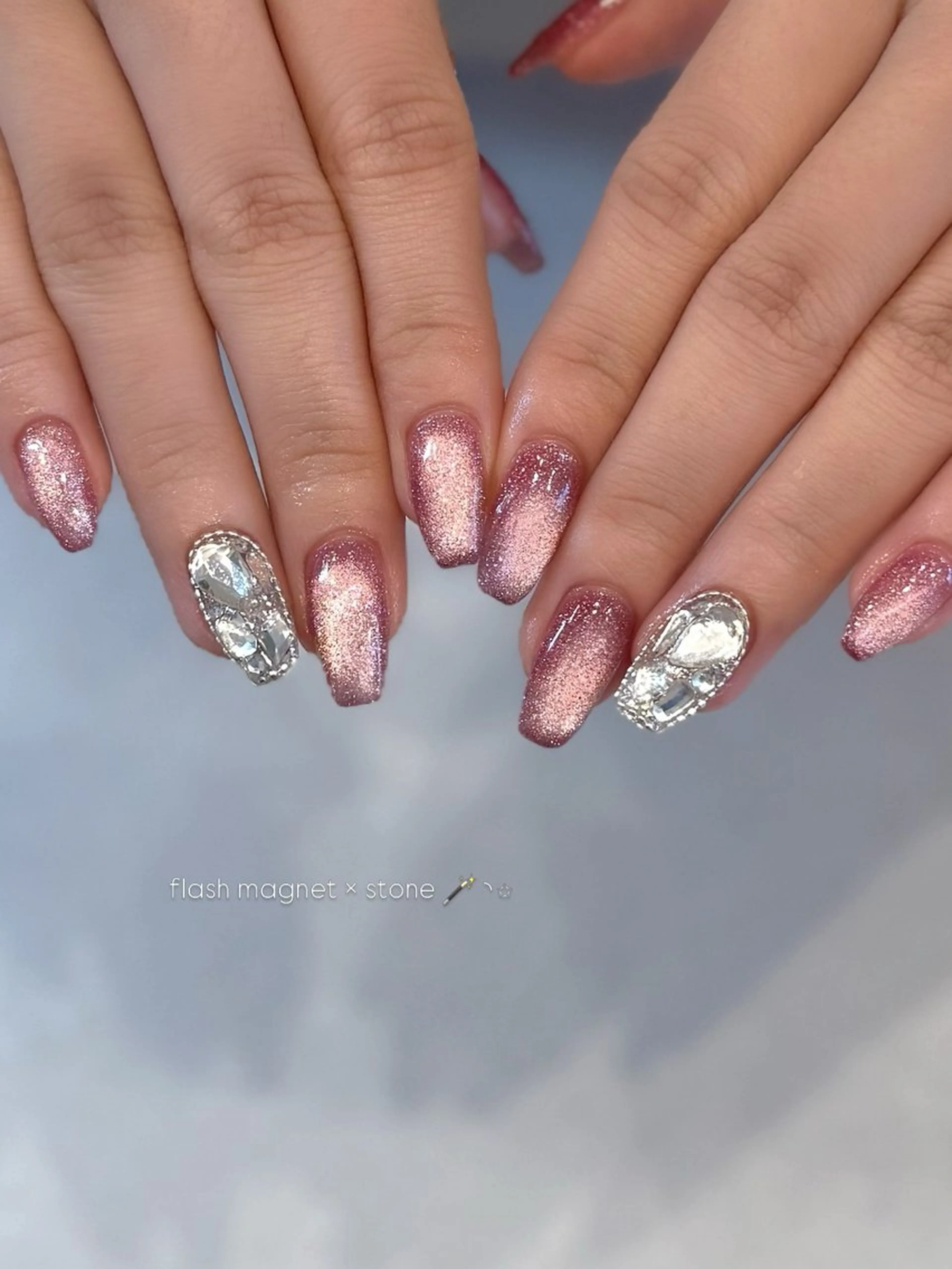 ネイル マグネットネイル énu natsukiのネイルデザイン