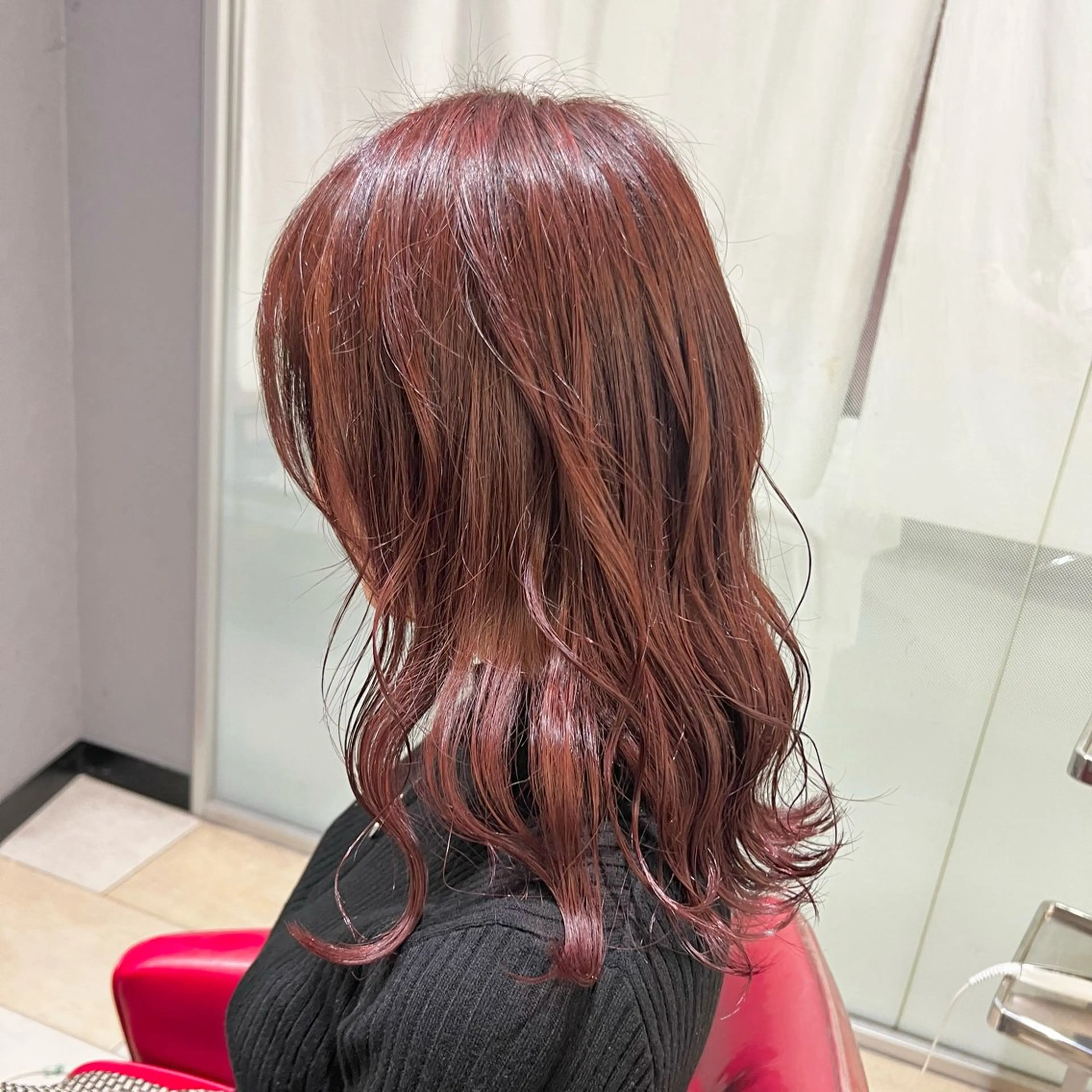 セミロング ピンクブラウン カット ヘアカラー しんた ようのヘアスタイル