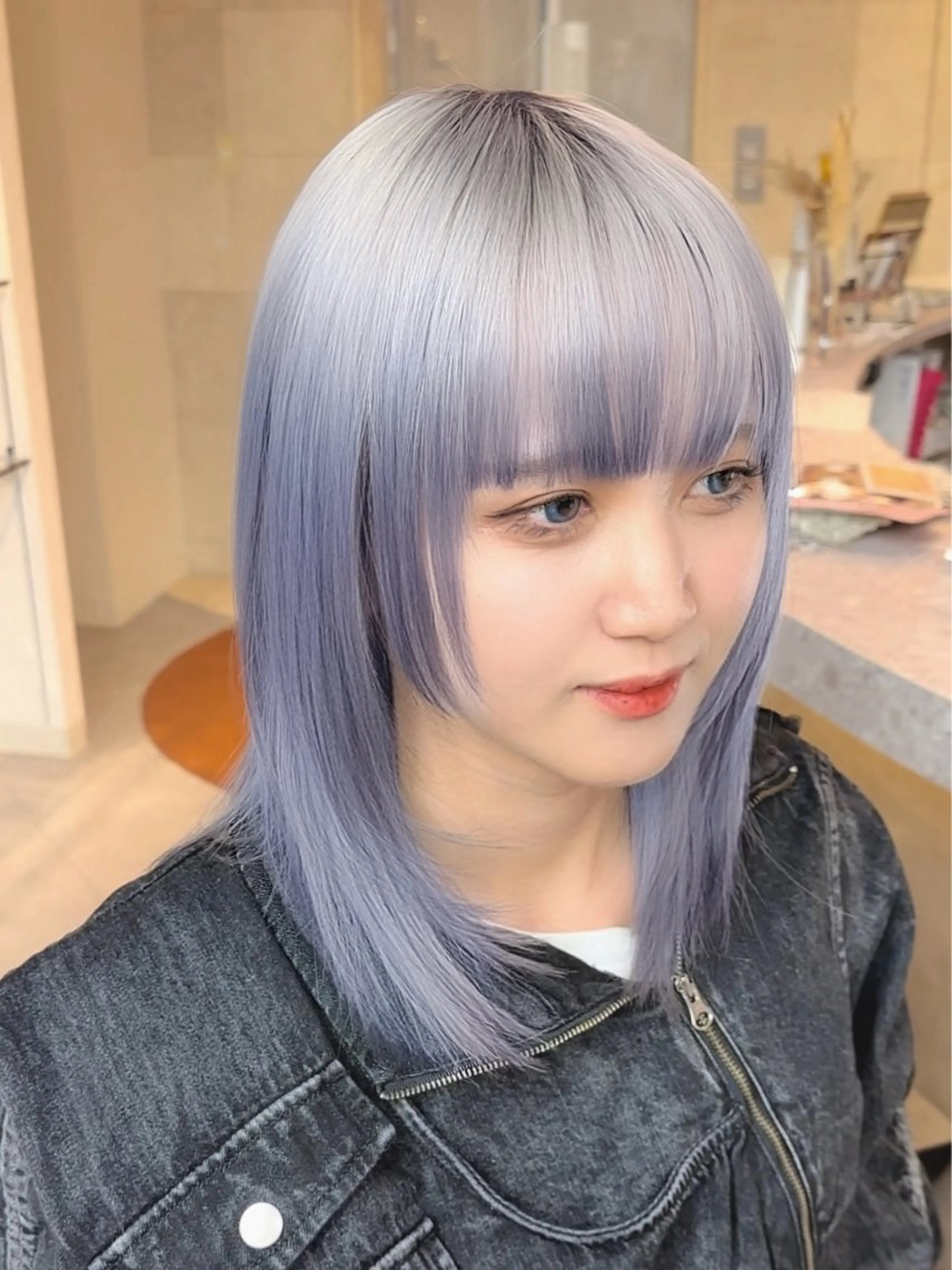 ミディアム カラー ウルフとハイトーン みっちー✂️のヘアスタイル