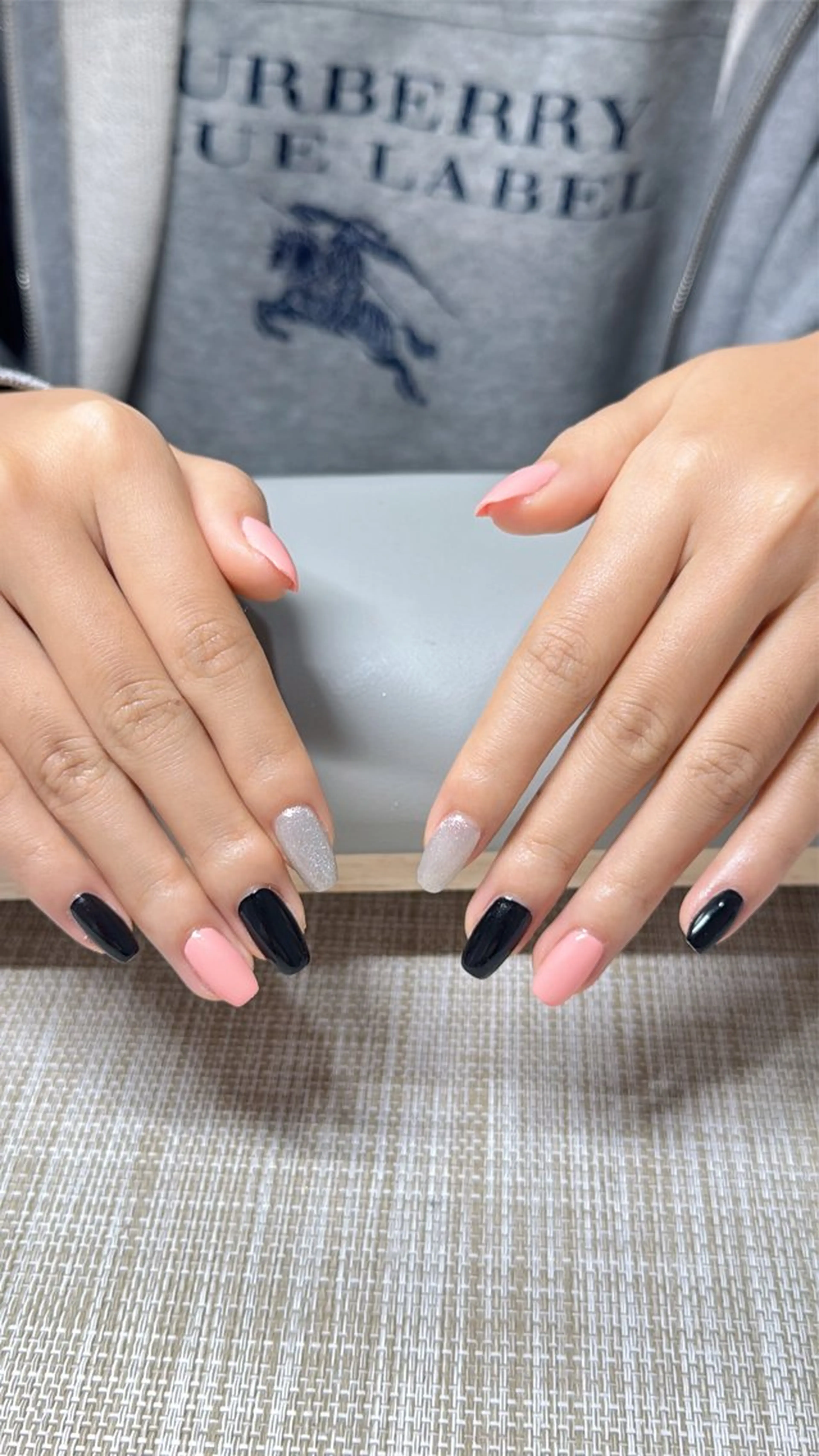 ネイル アートネイル オーロラネイル チークネイル フレンチネイル ガラスフレンチ 🎀YooLi Nail salonのネイルデザイン