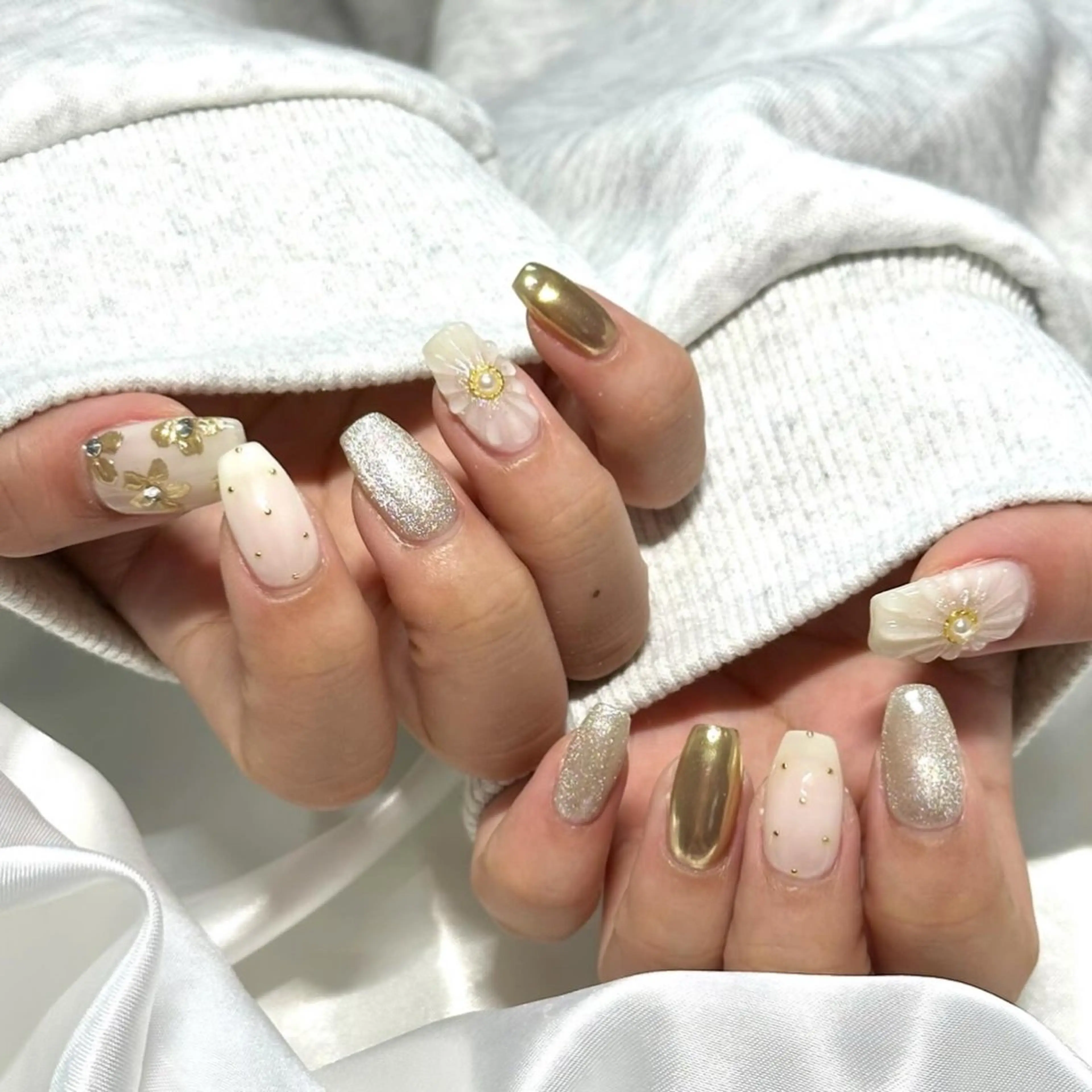 ネイル ハンドネイル 【OKIKA】 らん🦖🌈🧡のマツエク・マツパデザイン