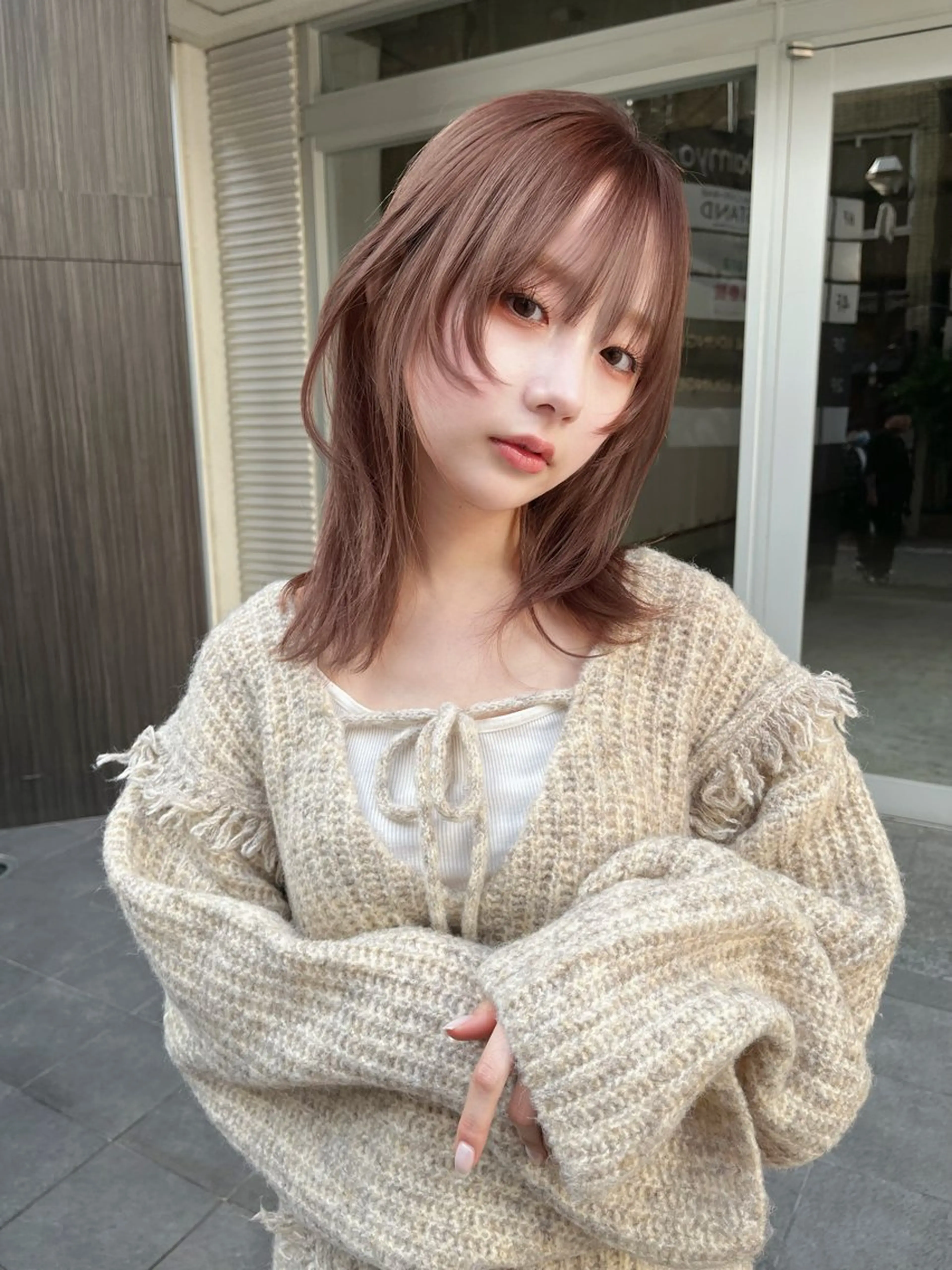 ミディアム カット ヘアカラー yura /レイヤーカットのヘアスタイル