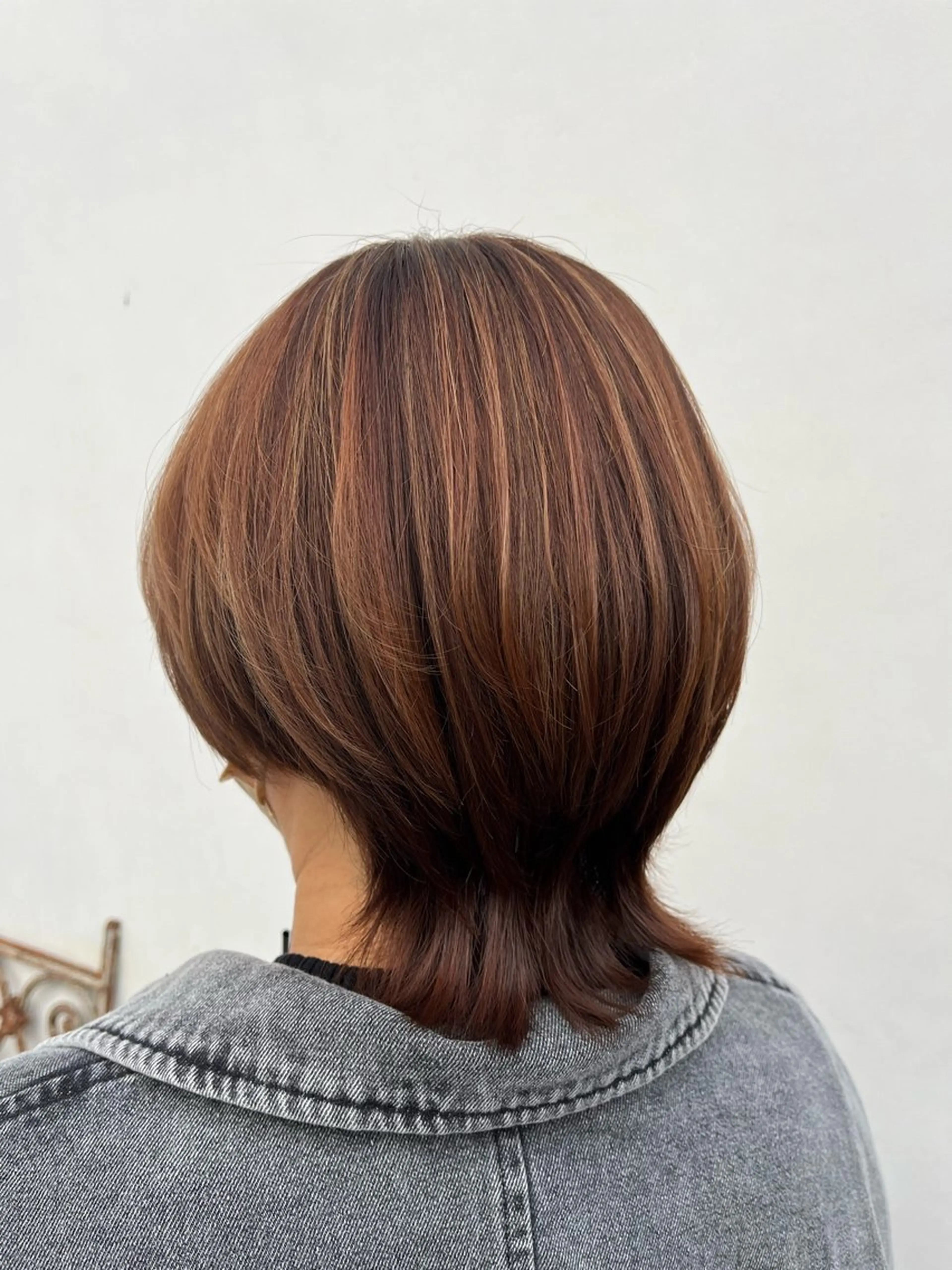 ショート オレンジブラウン ハイライト iroca所属・小久保 あかりのヘアスタイル