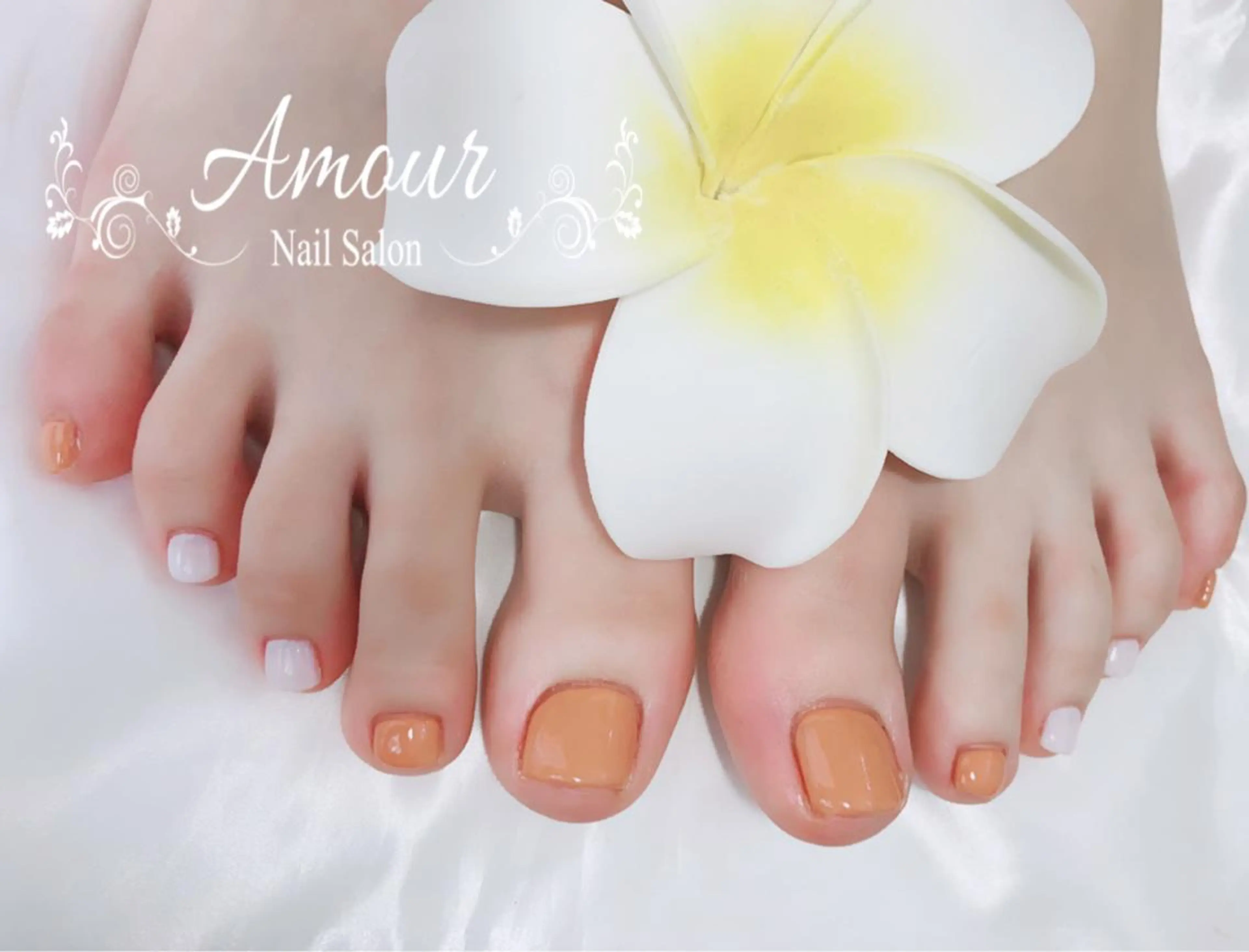 フットネイル👣⸒⸒オフ無料🎀ワンカラー/ラメグラデーション ジェルネイル🧡の写真