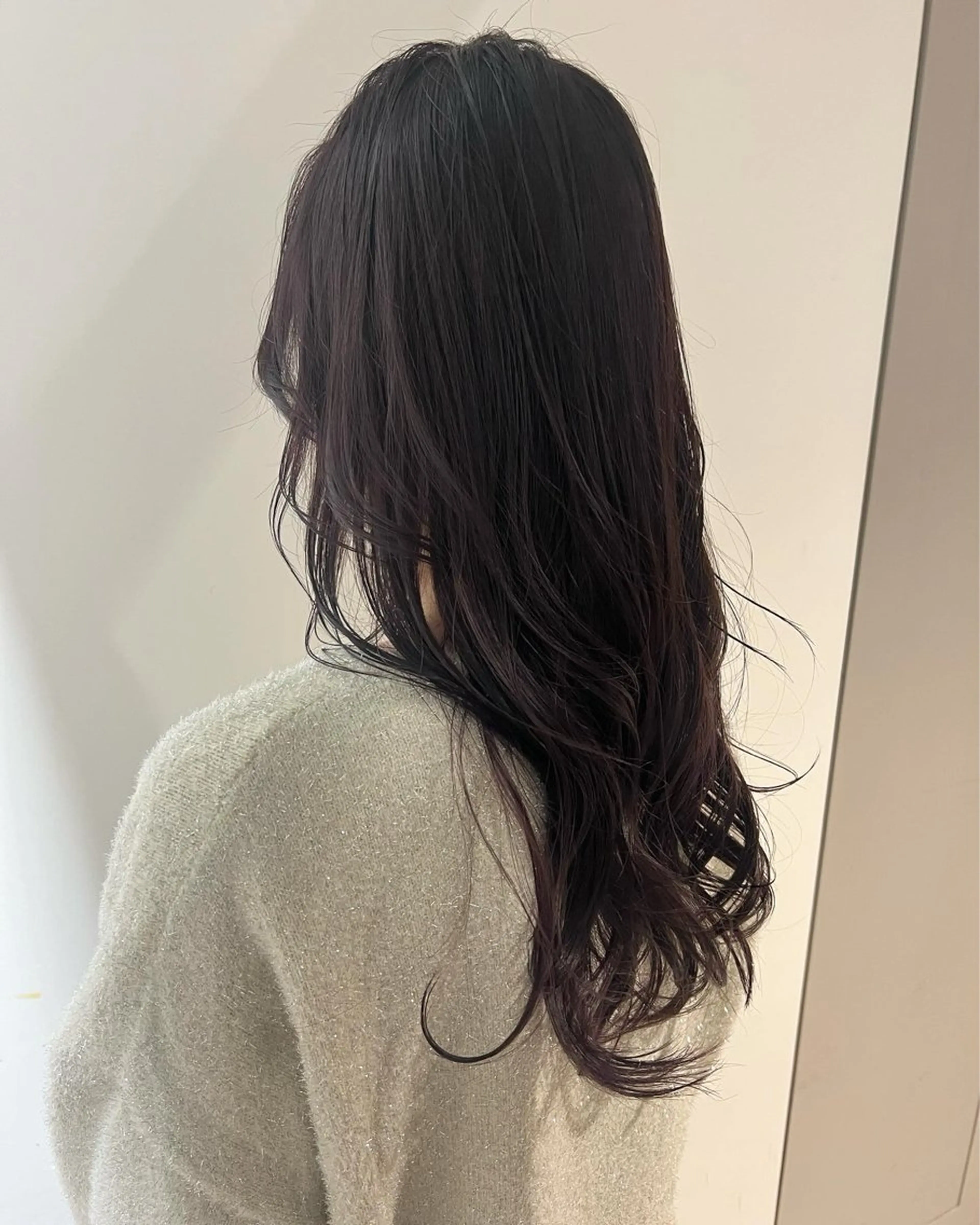 ロング カラー ヘアアレンジ バイオレットカラー 暗髪カラー🫐パーマ おくだりんかのヘアスタイル