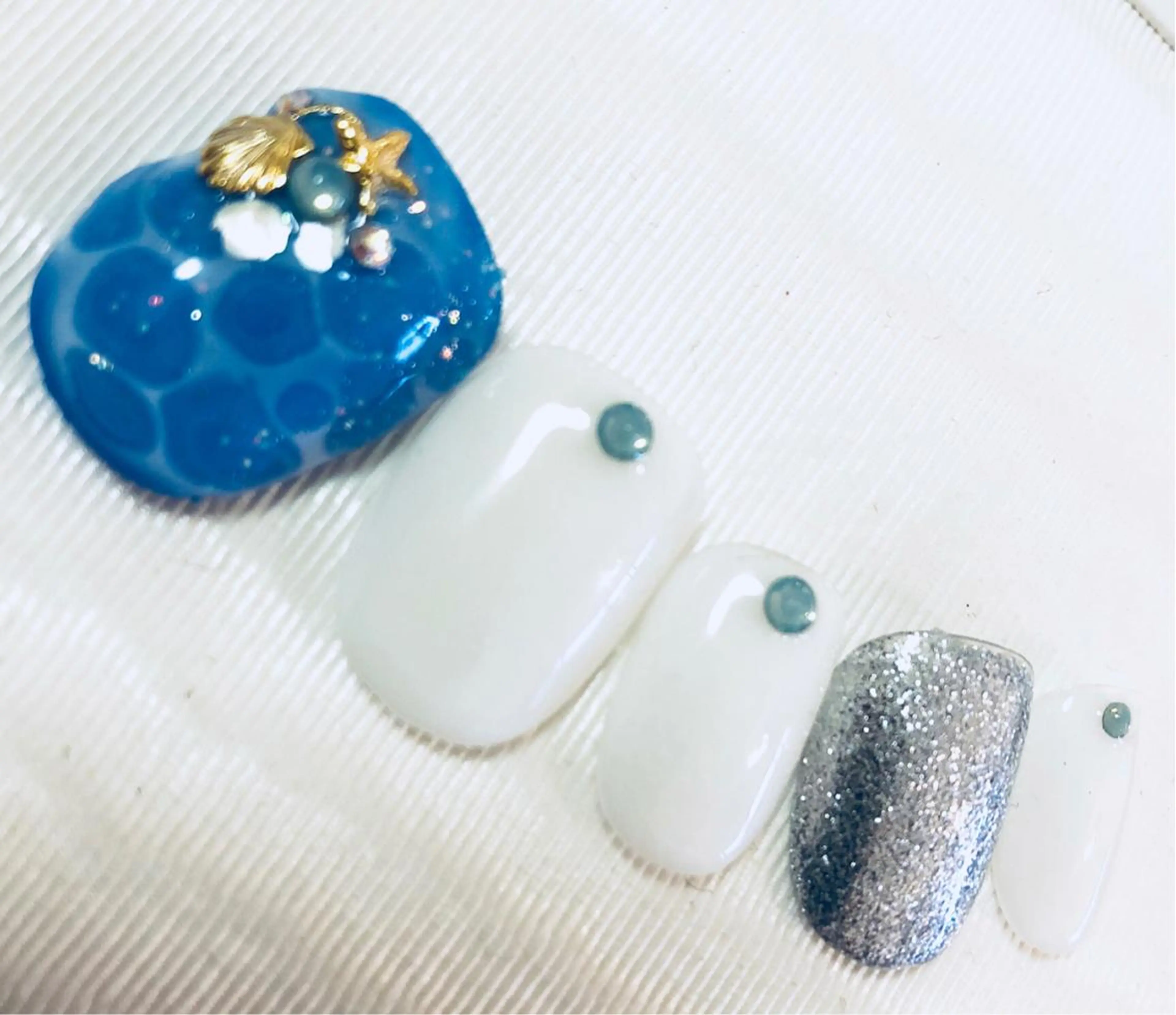 ネイル 青木 綾子のネイルデザイン