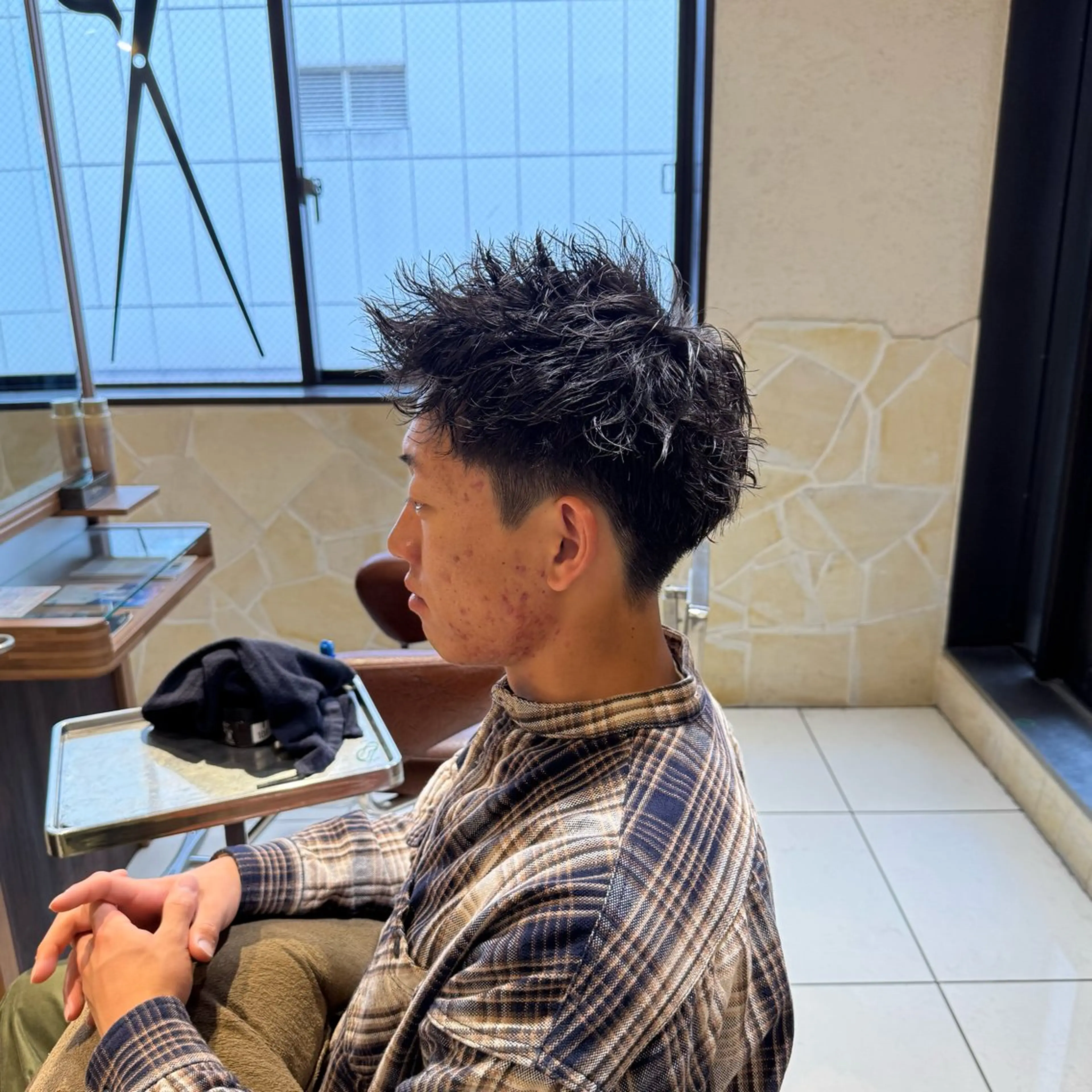 ショート カラー パーマ ヘアアレンジ 新宿のパーマ職人/ メンズパーマ/石見のヘアスタイル