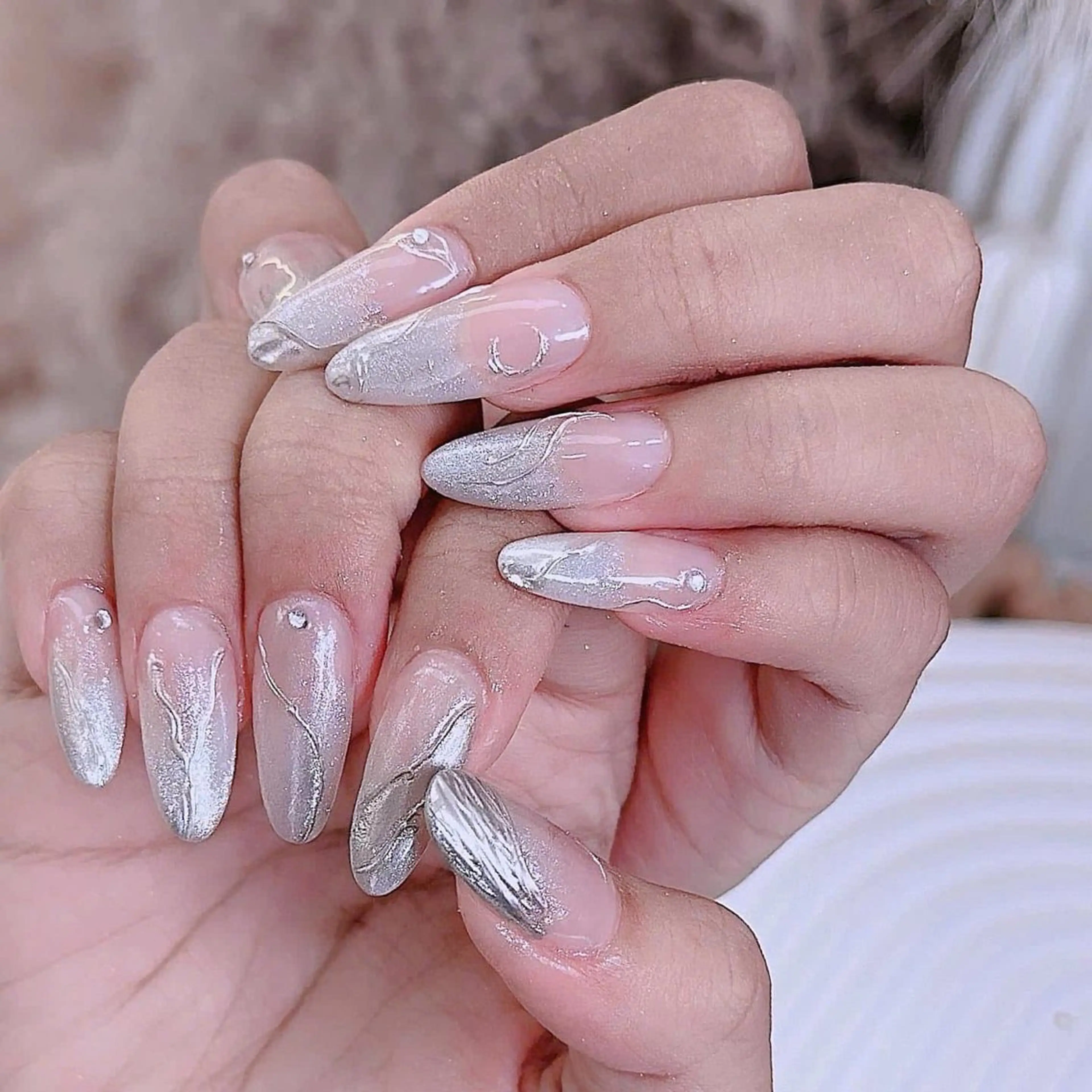 ネイル アートネイル キラキラネイル 韓国ネイル ロングネイル ミラーネイル ハンドネイル Haruki Nail Salonのネイルデザイン