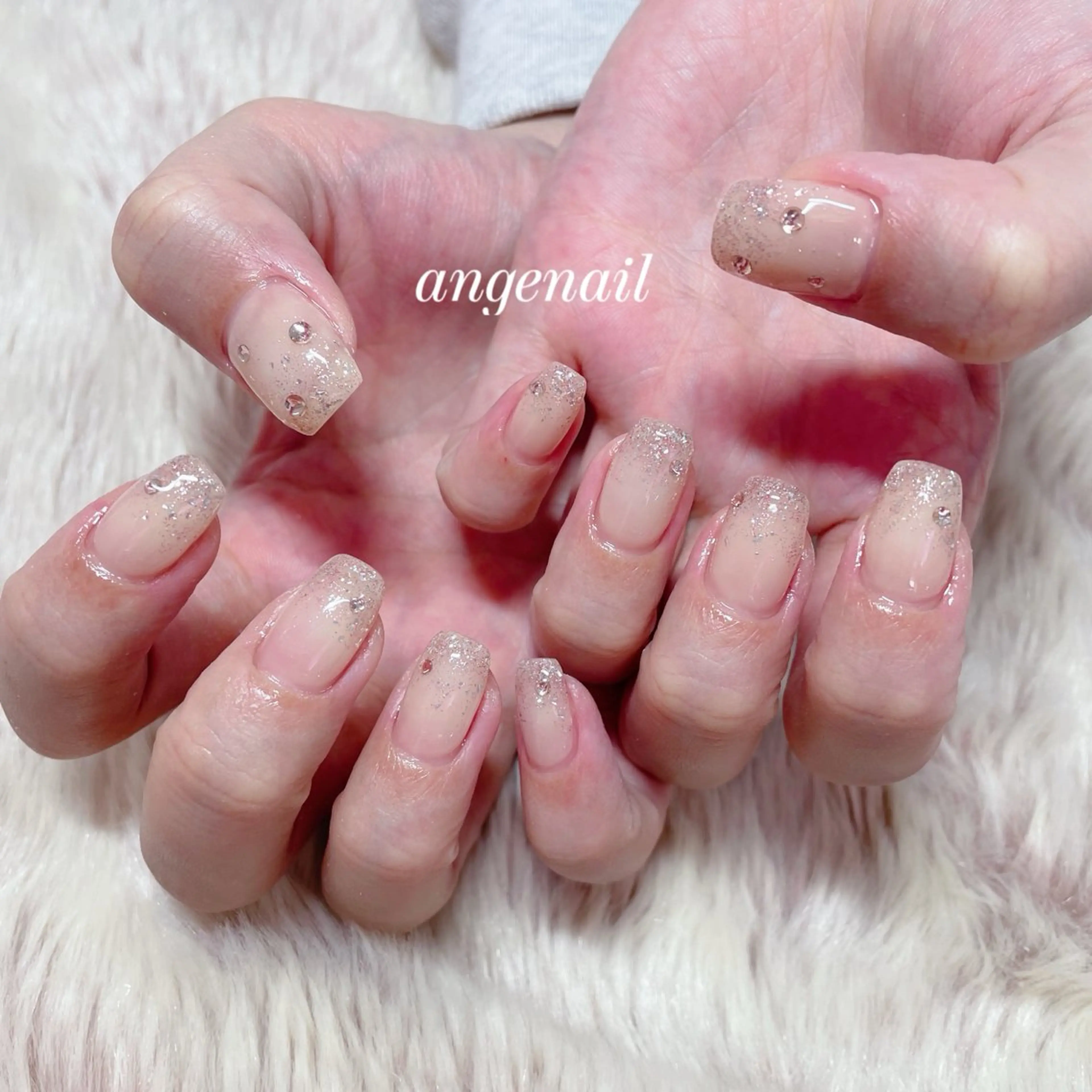 ネイル ハンドネイル オーナーネイリスト MAKIのネイルデザイン