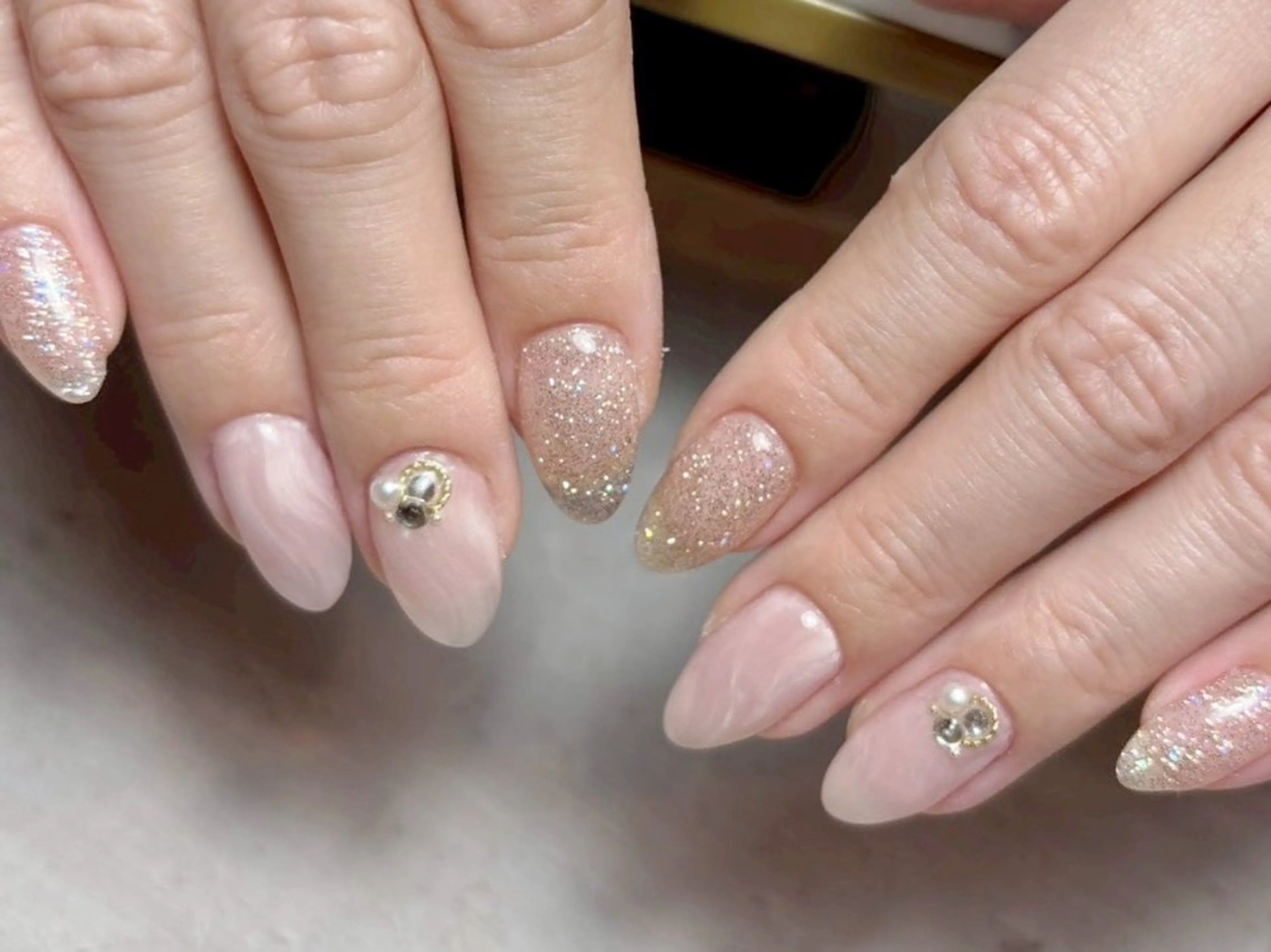 ネイル ストーンネイル ハンドネイル Mia nail 【平尾駅すぐ】のネイルデザイン