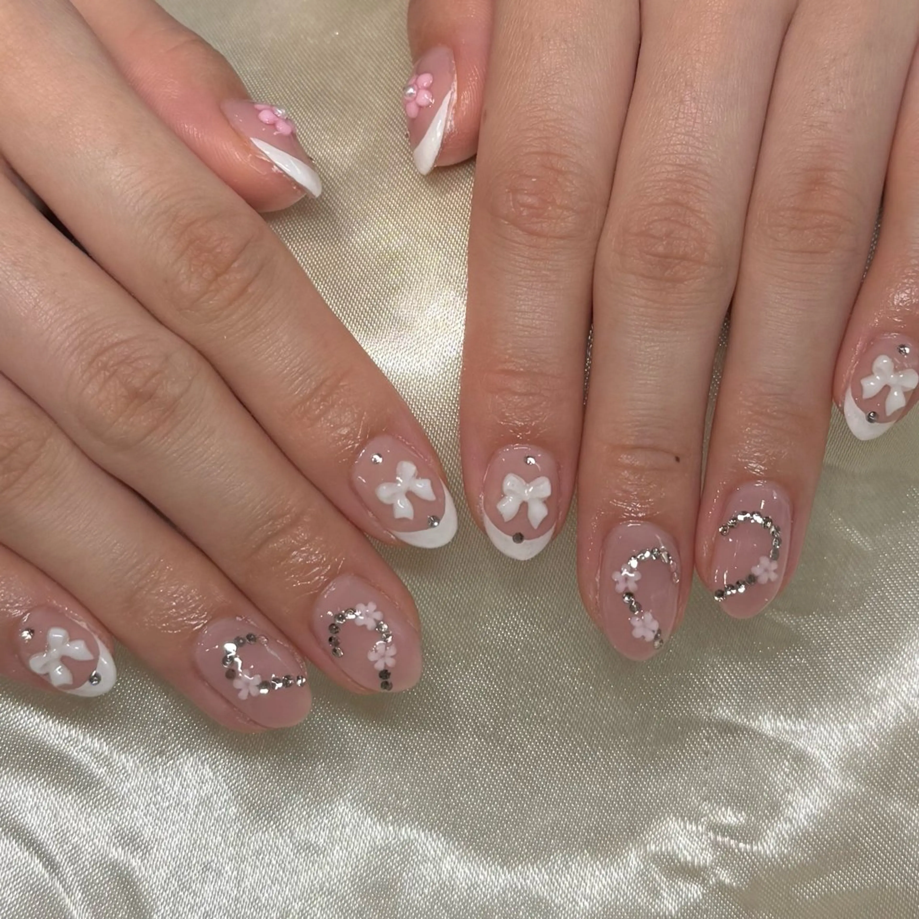 ネイル リボン ハンドネイル Roy心斎橋 ISHIKAWAのネイルデザイン