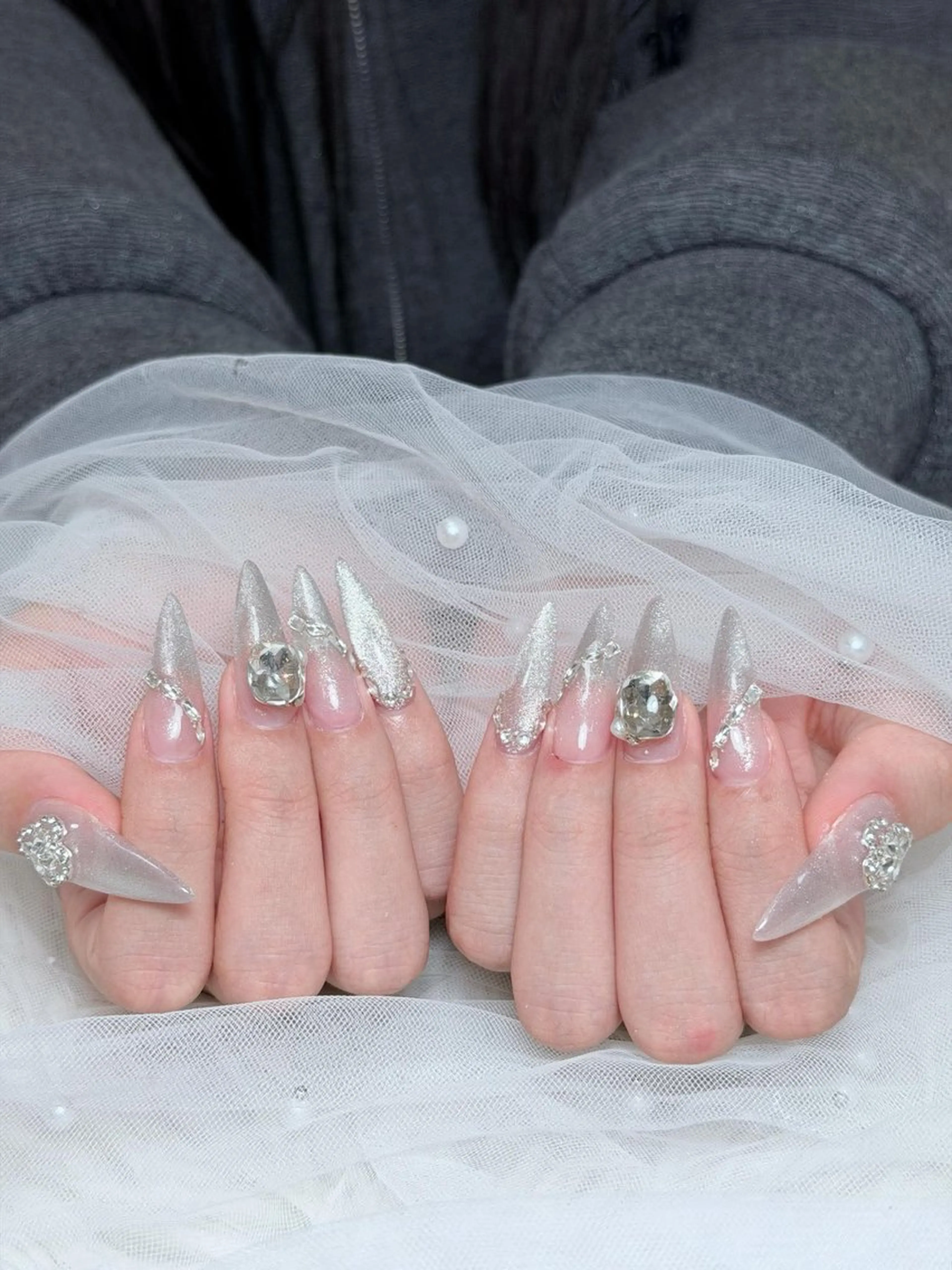 ネイル チークネイル ドット フレンチネイル グラデーション ハート ハンドネイル Julli NailStudioのネイルデザイン