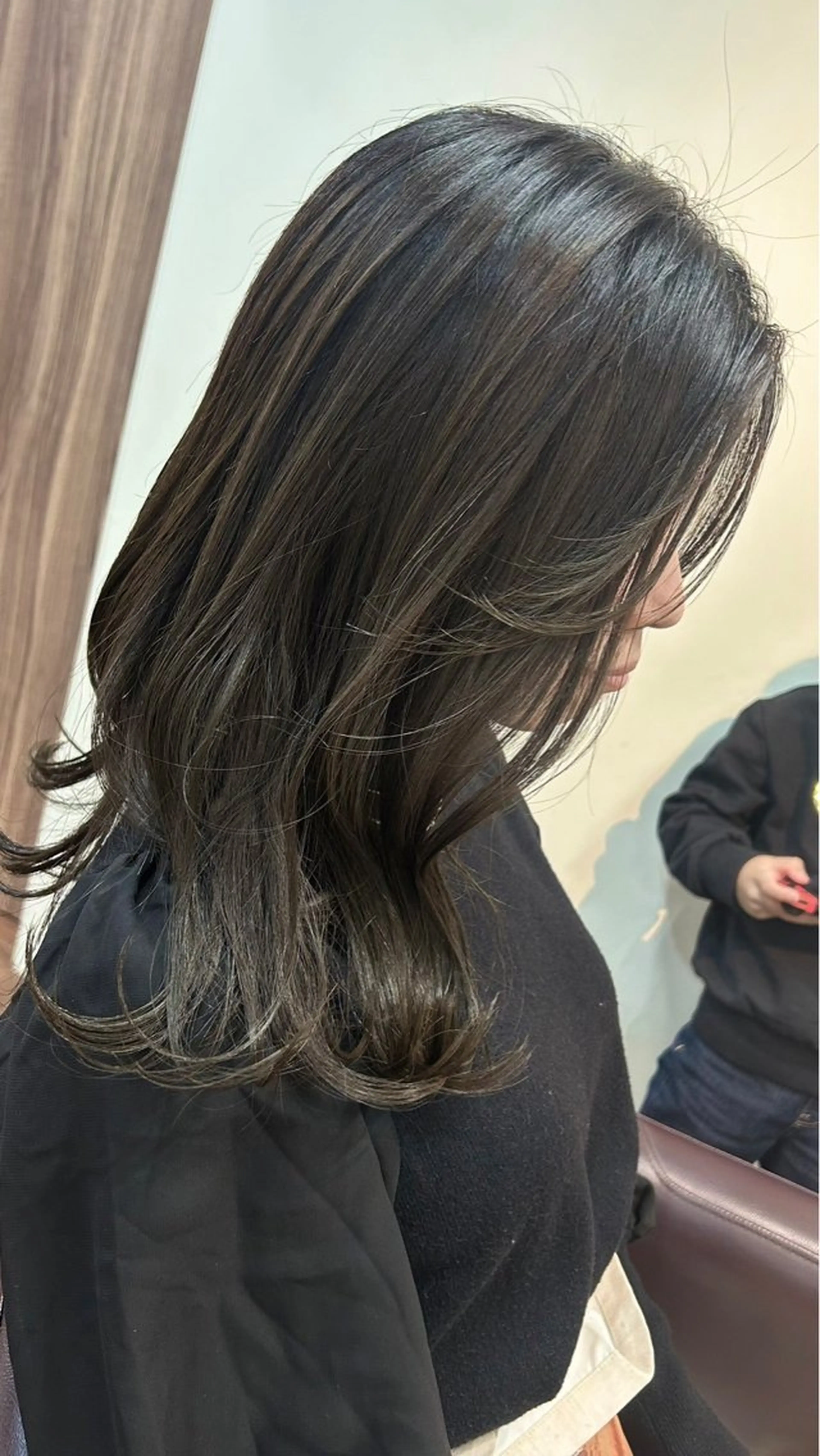 セミロング カラー アッシュ トリートメント 野上 晃生のヘアスタイル