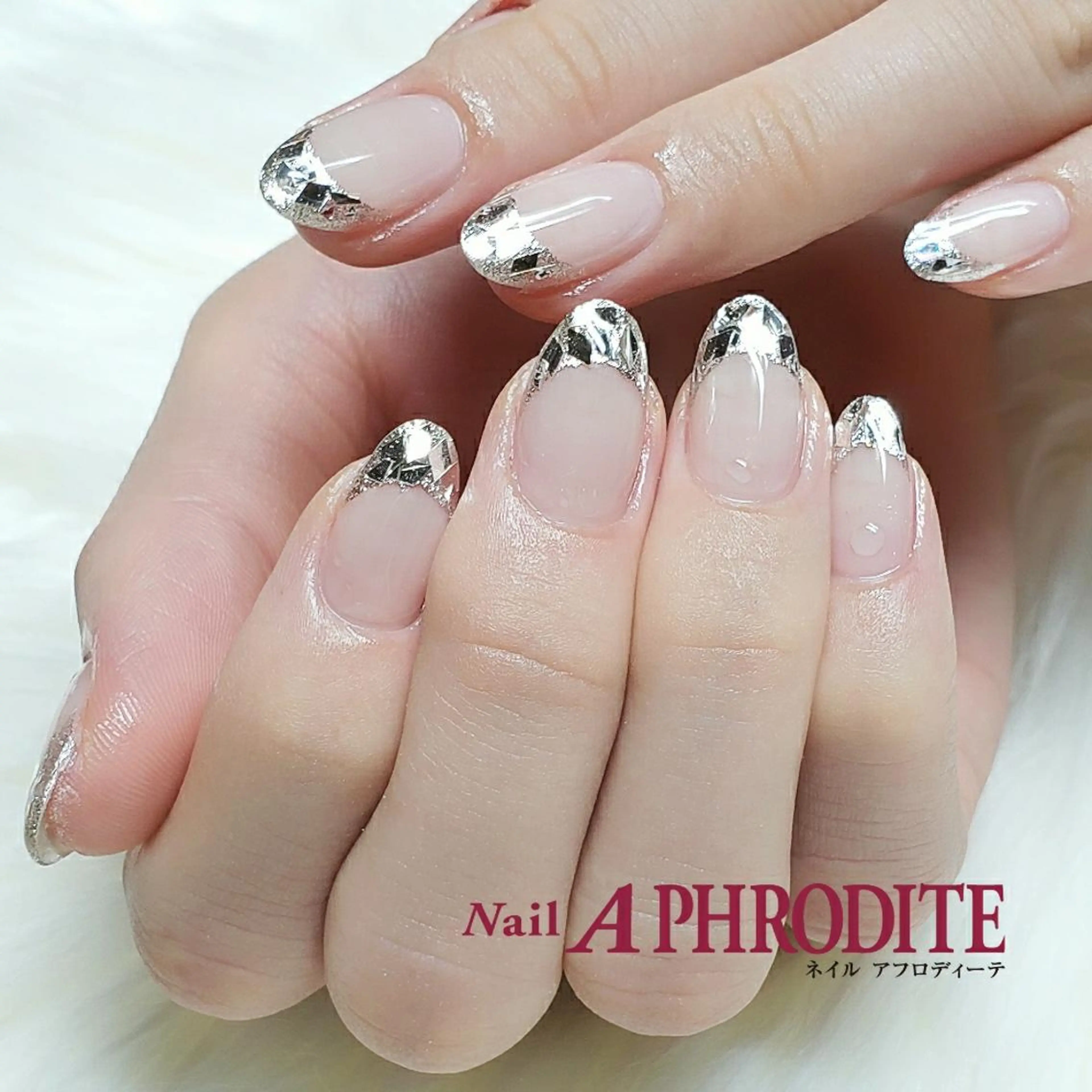 ネイル オーロラネイル クリアネイル ジェルネイル シルバー ソフトジェル ハンドネイル Nail  Aphroditeのネイルデザイン