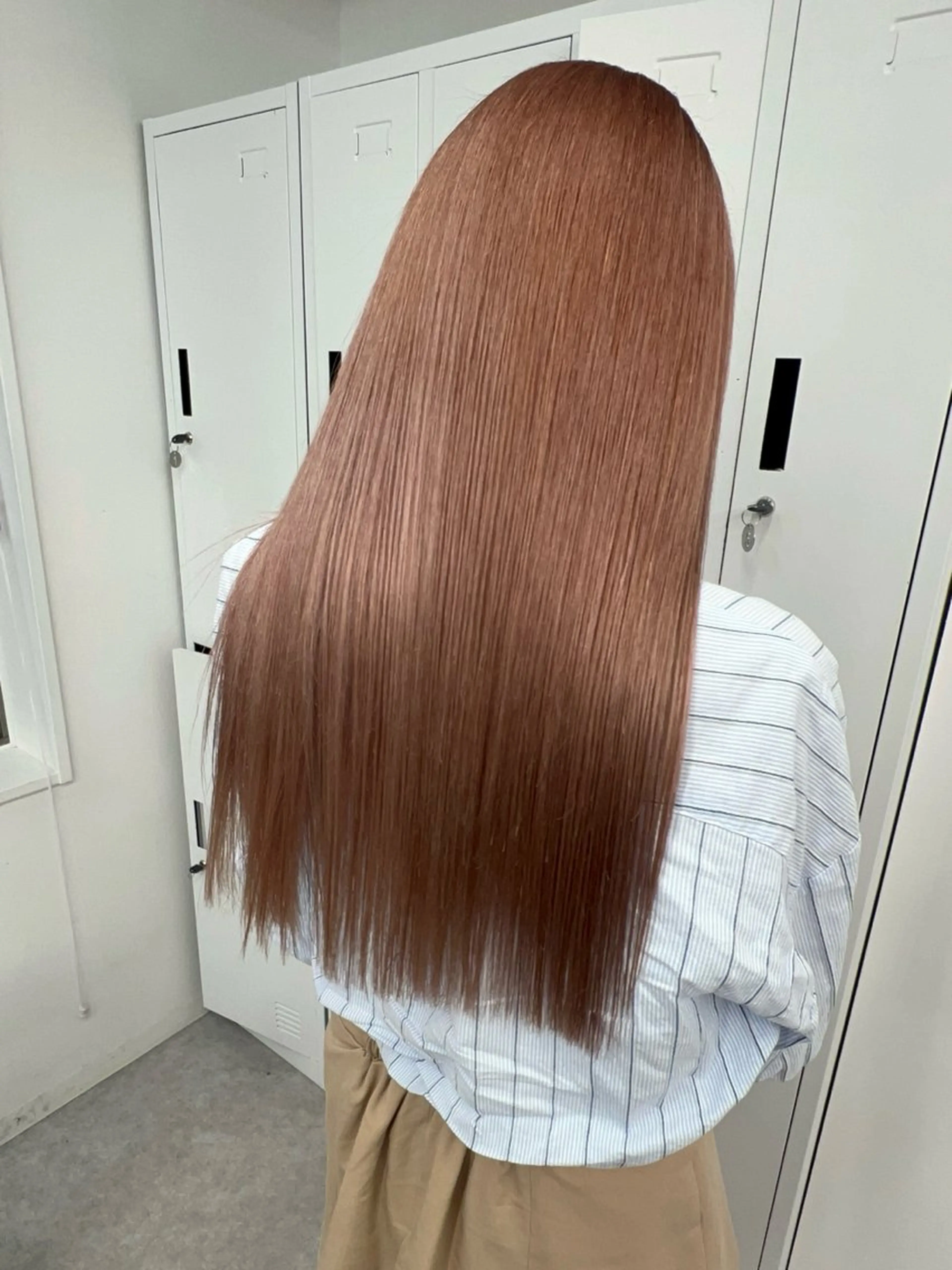 ロング カラー アッシュ ベージュカラー ブリーチ ブロンド ブロンドベージュ 💍透明感 💖艶ミルクティーのヘアスタイル