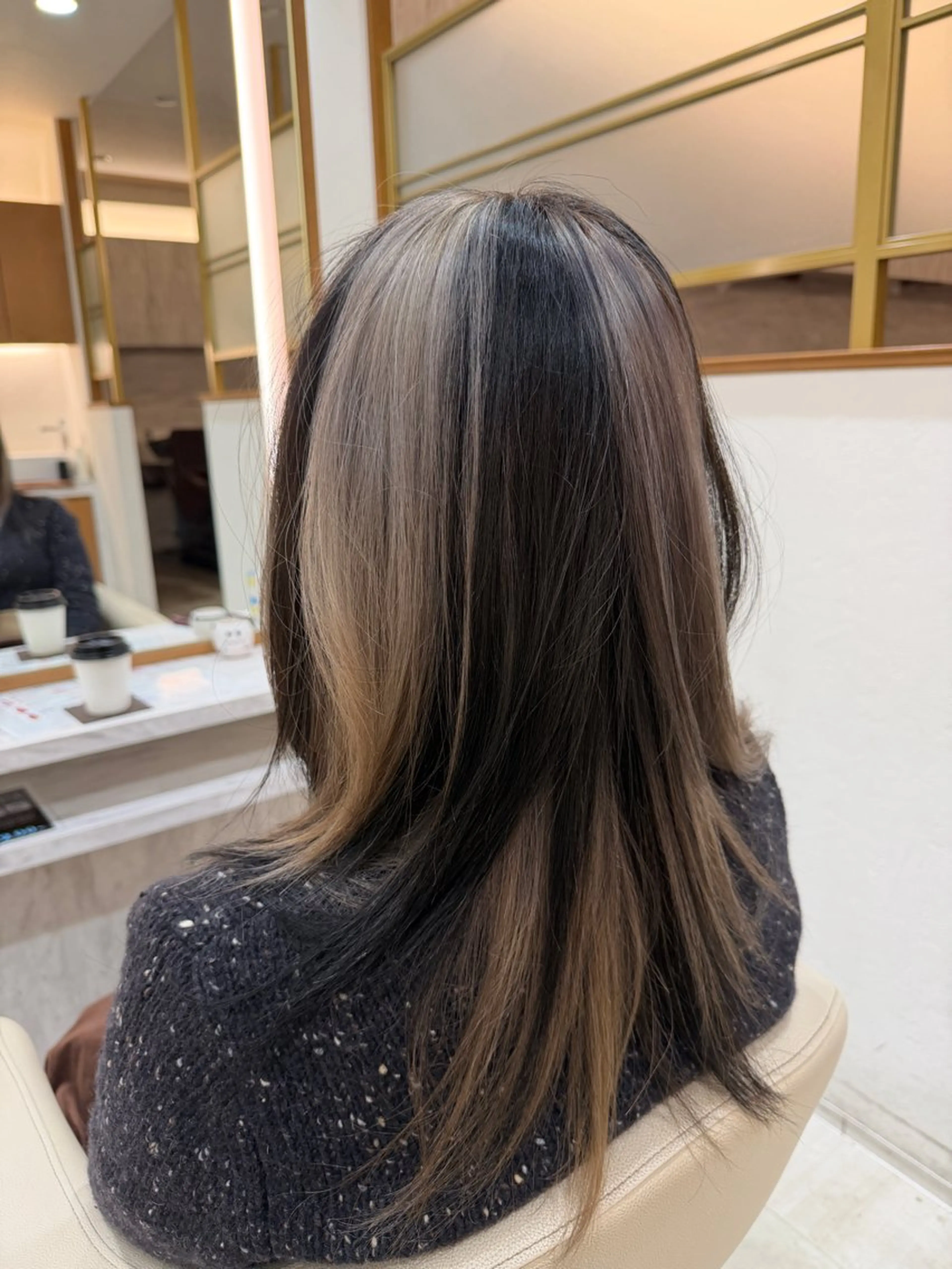 ロング カラー 中田瞳真/透明感カラ ー/顔周りレイヤーのヘアスタイル