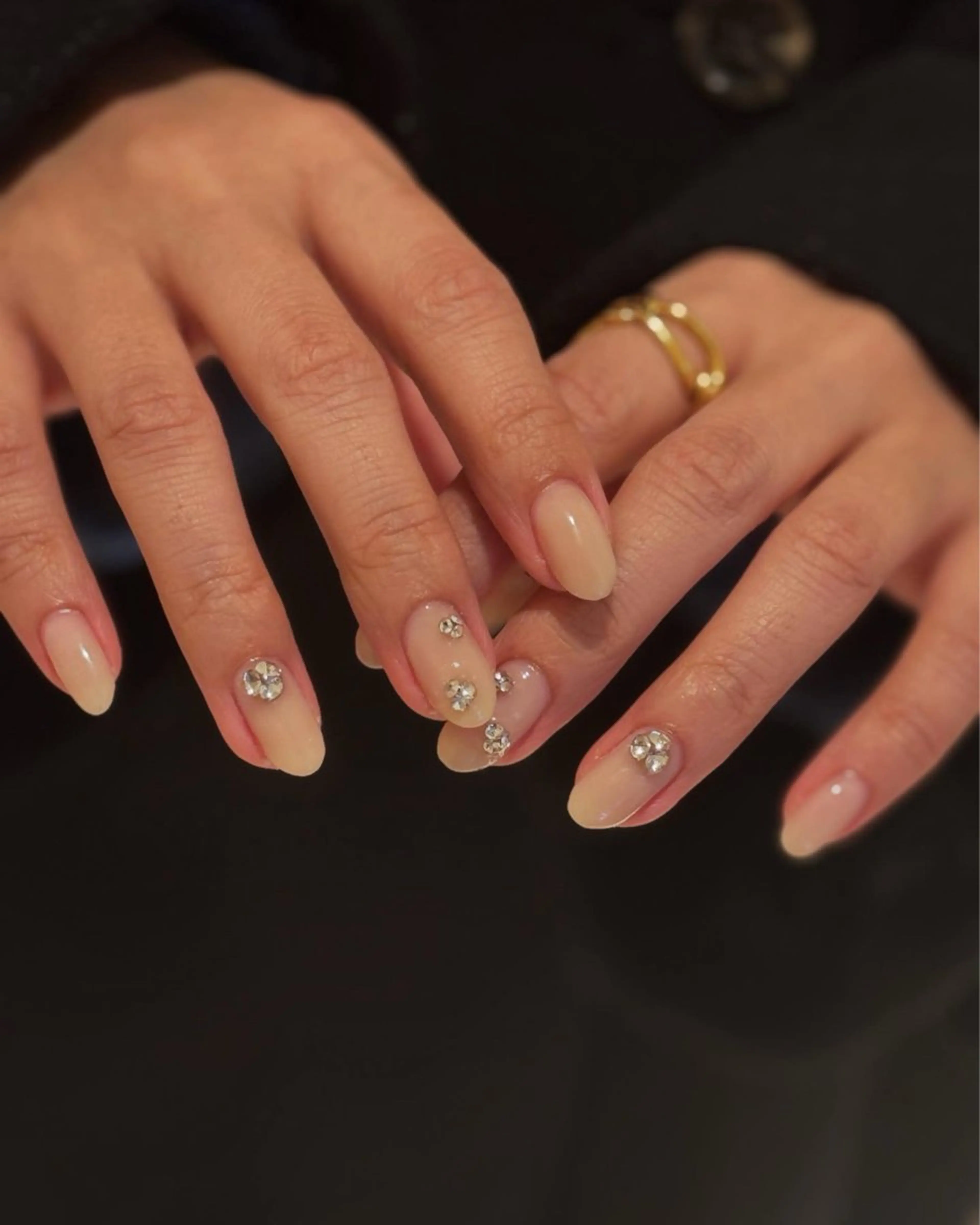 ネイル ストーンネイル ハンドネイル Elio所属・Elio 国泰寺のネイルデザイン