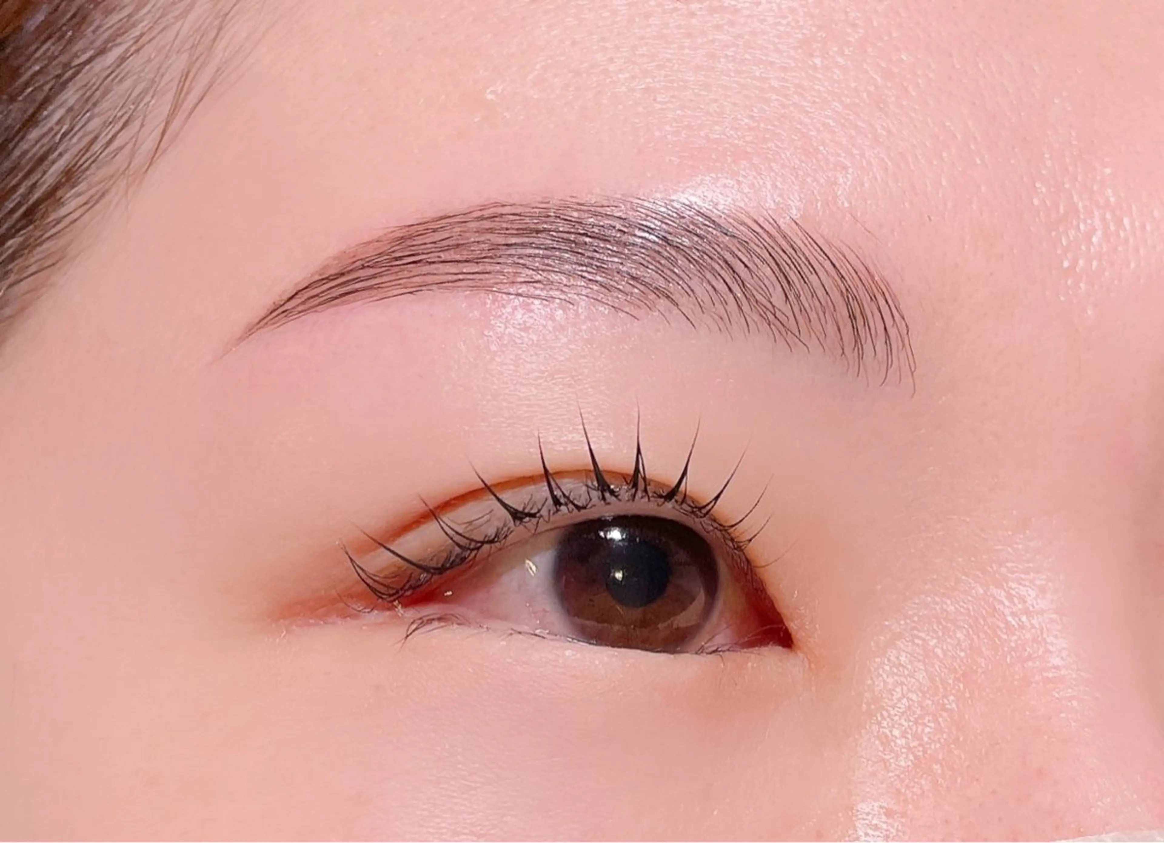 アイブロウ nowe luxeのマツエク・マツパデザイン