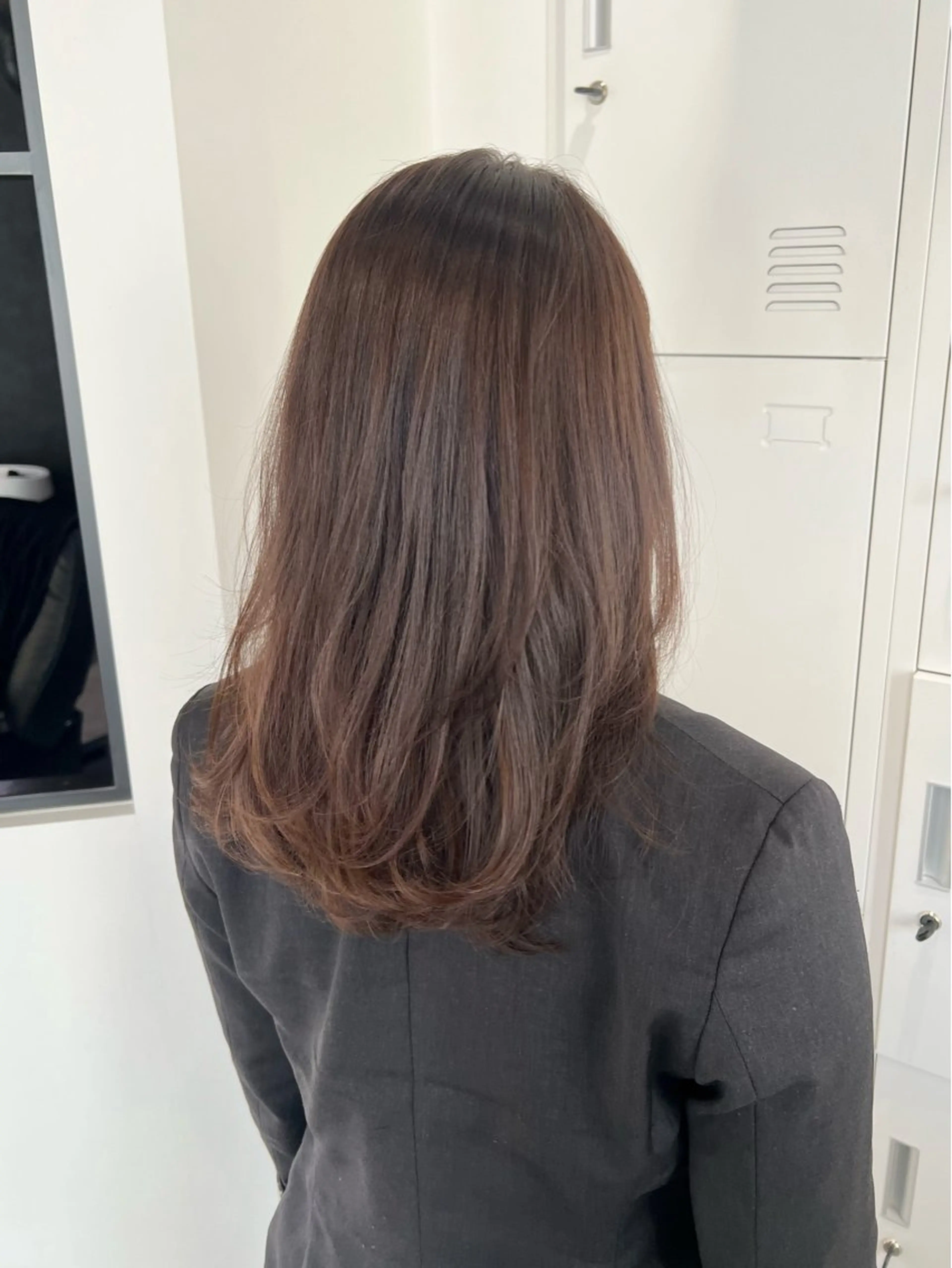 ミディアム カラー 透明感カラー 黒阪 なみのヘアスタイル