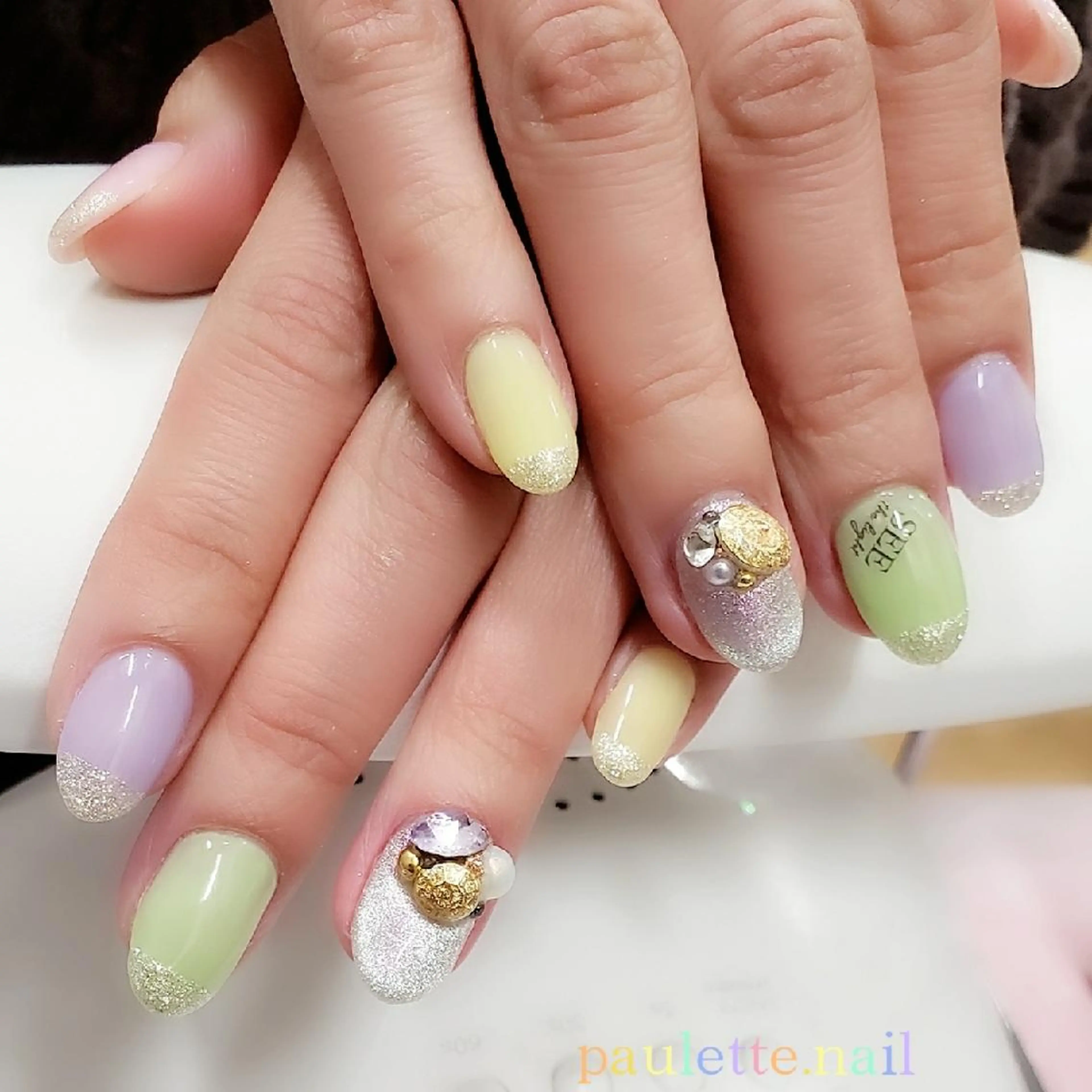 ネイル オーロラネイル マグネットネイル Paulette. nailのネイルデザイン