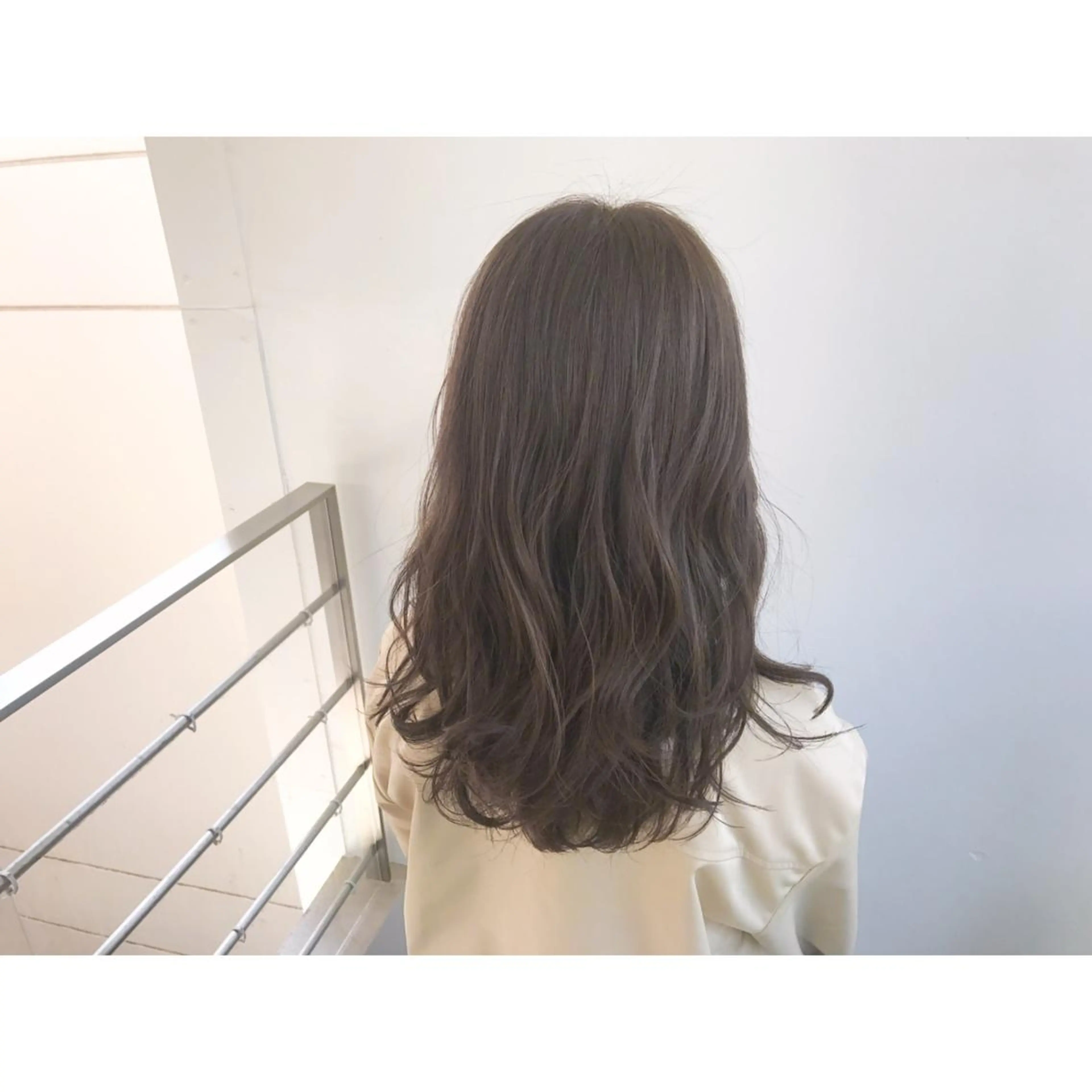 セミロング カラー ショート/レイヤー なら石井知希のヘアスタイル