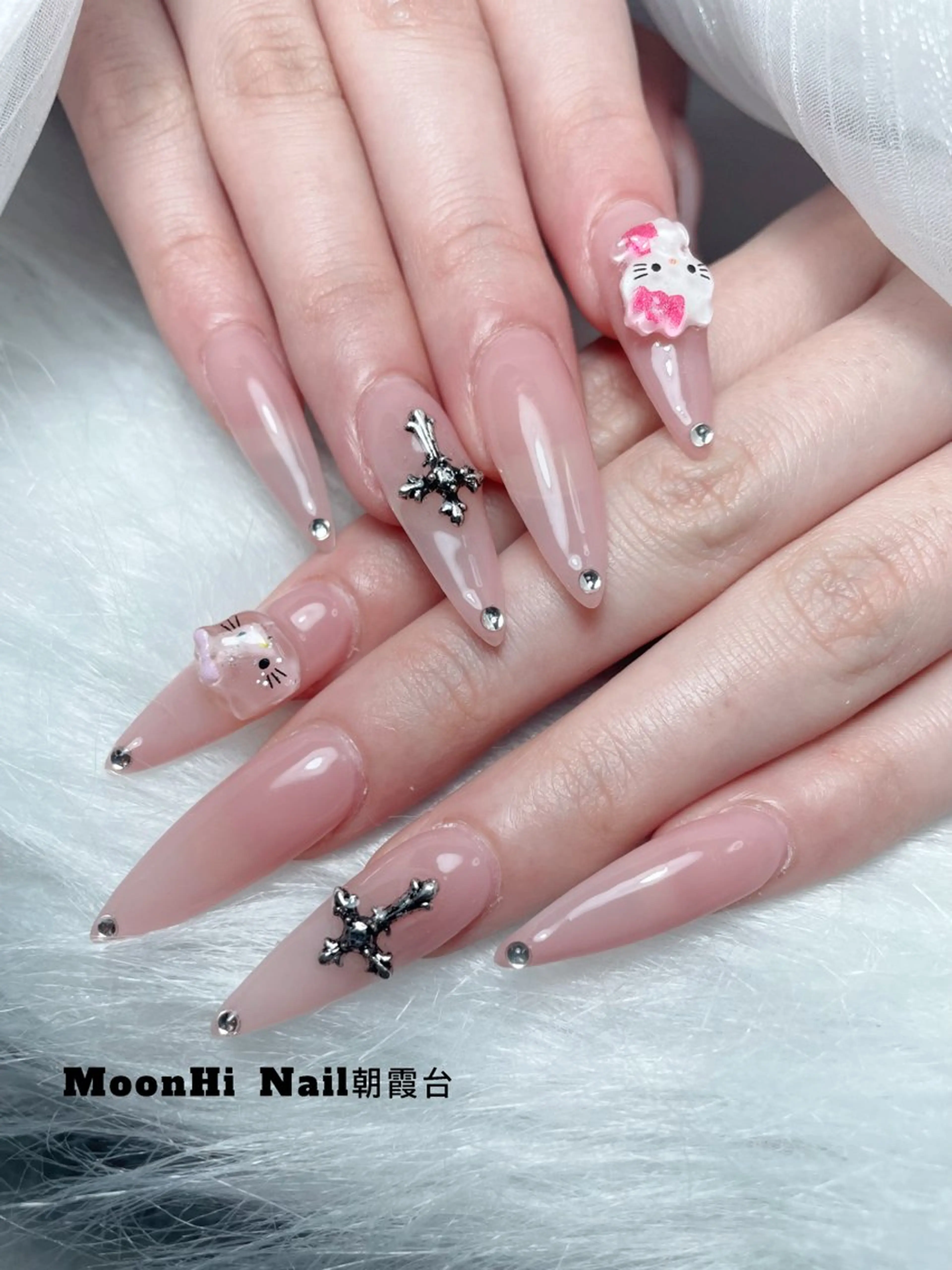 ネイル MoonHi Nail Salon所属・MoonHi Nail 朝霞台のネイルデザイン