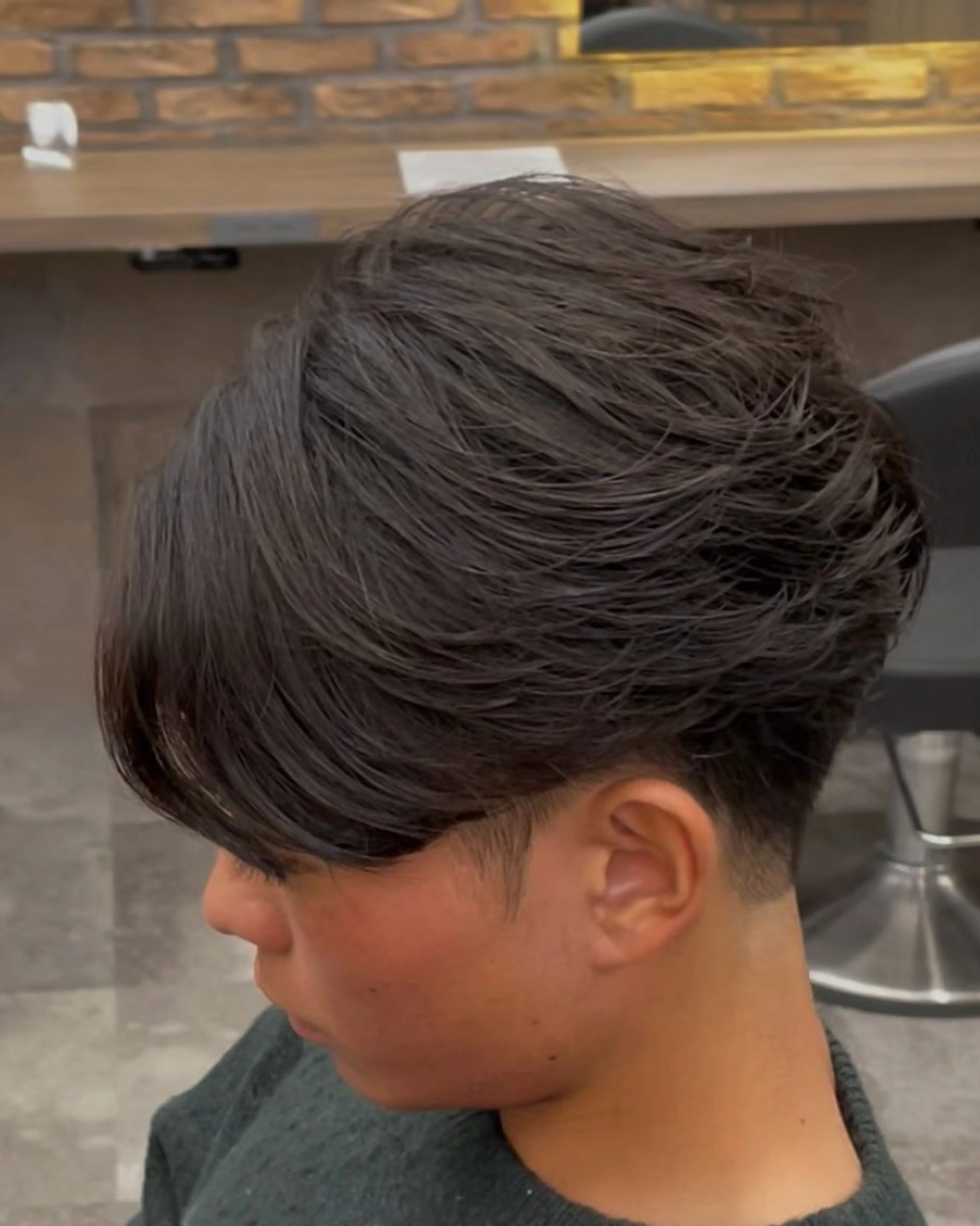 パーマ メンズ カット パーマ シャドウ/フェザー 朝崎倭斗のヘアスタイル