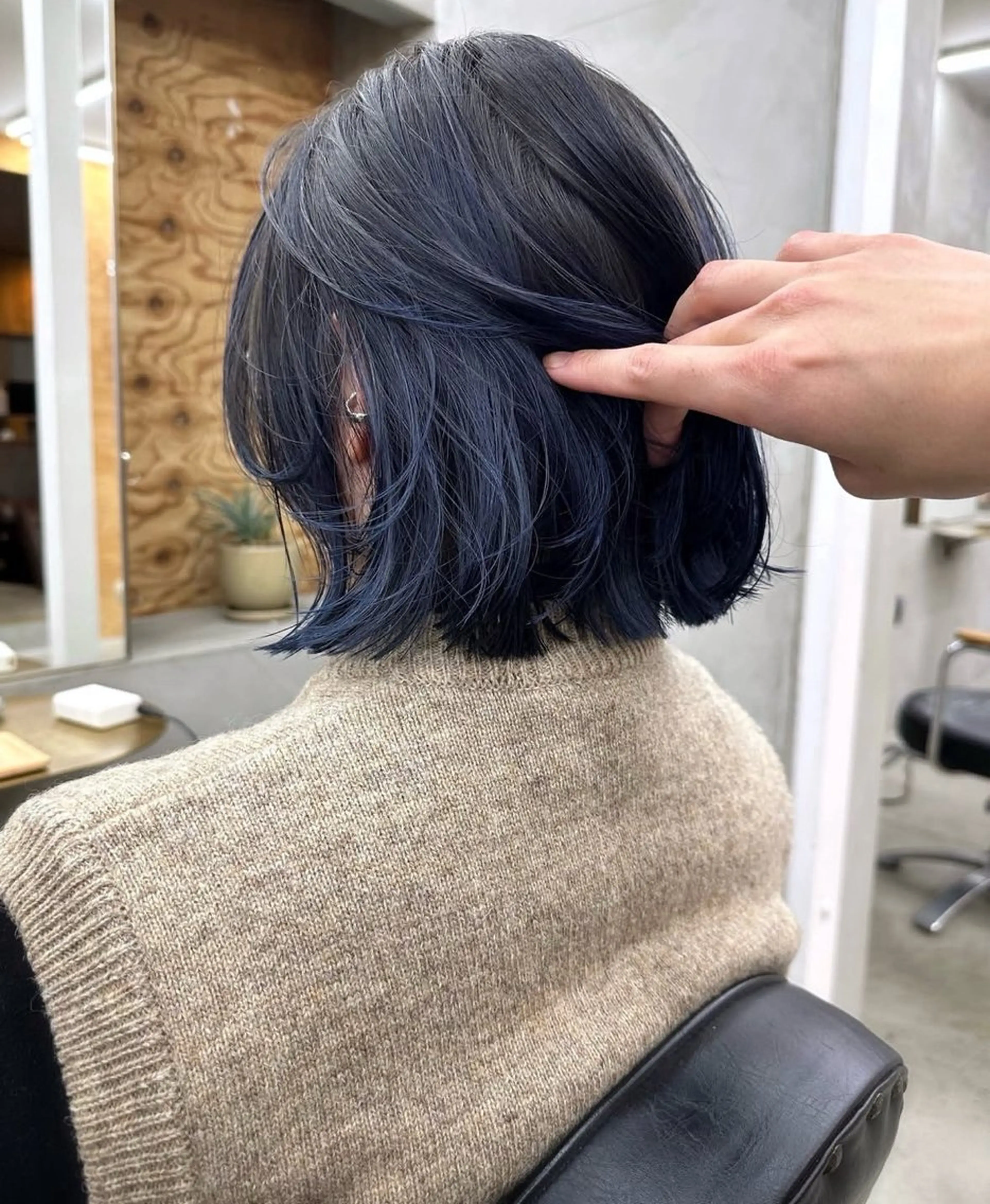 ショート カラー ボブレイヤー グラデーションカラー ネイビーカラー ボブ 顔まわりレイヤー カット ヘアカラー パーマ /レイヤー 榛地渉馬 /矢場町のヘアスタイル