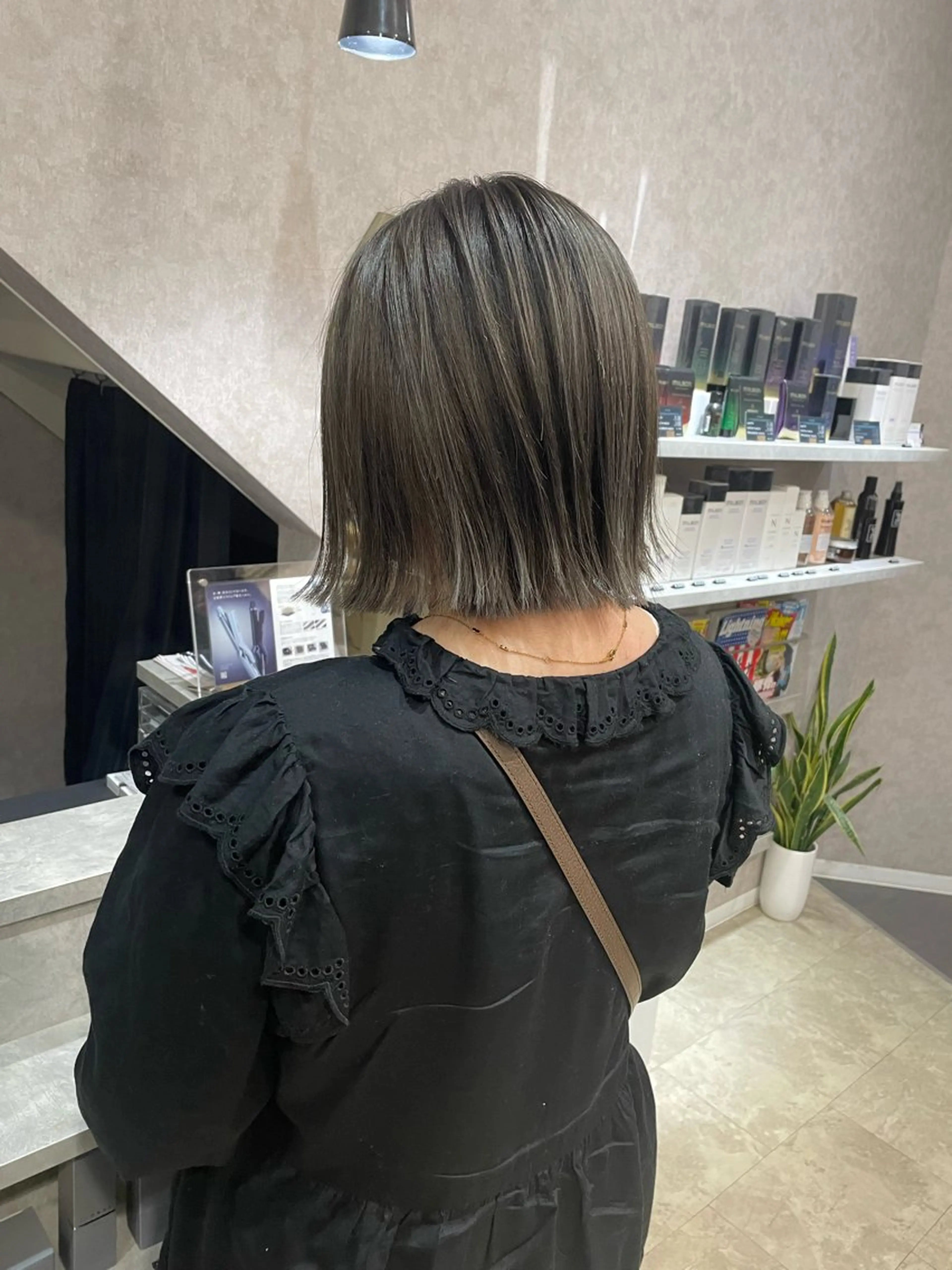 ショート カラー カット ヘアカラー トリートメント 縮毛矯正ボブ/ 髪質改善/カットのヘアスタイル