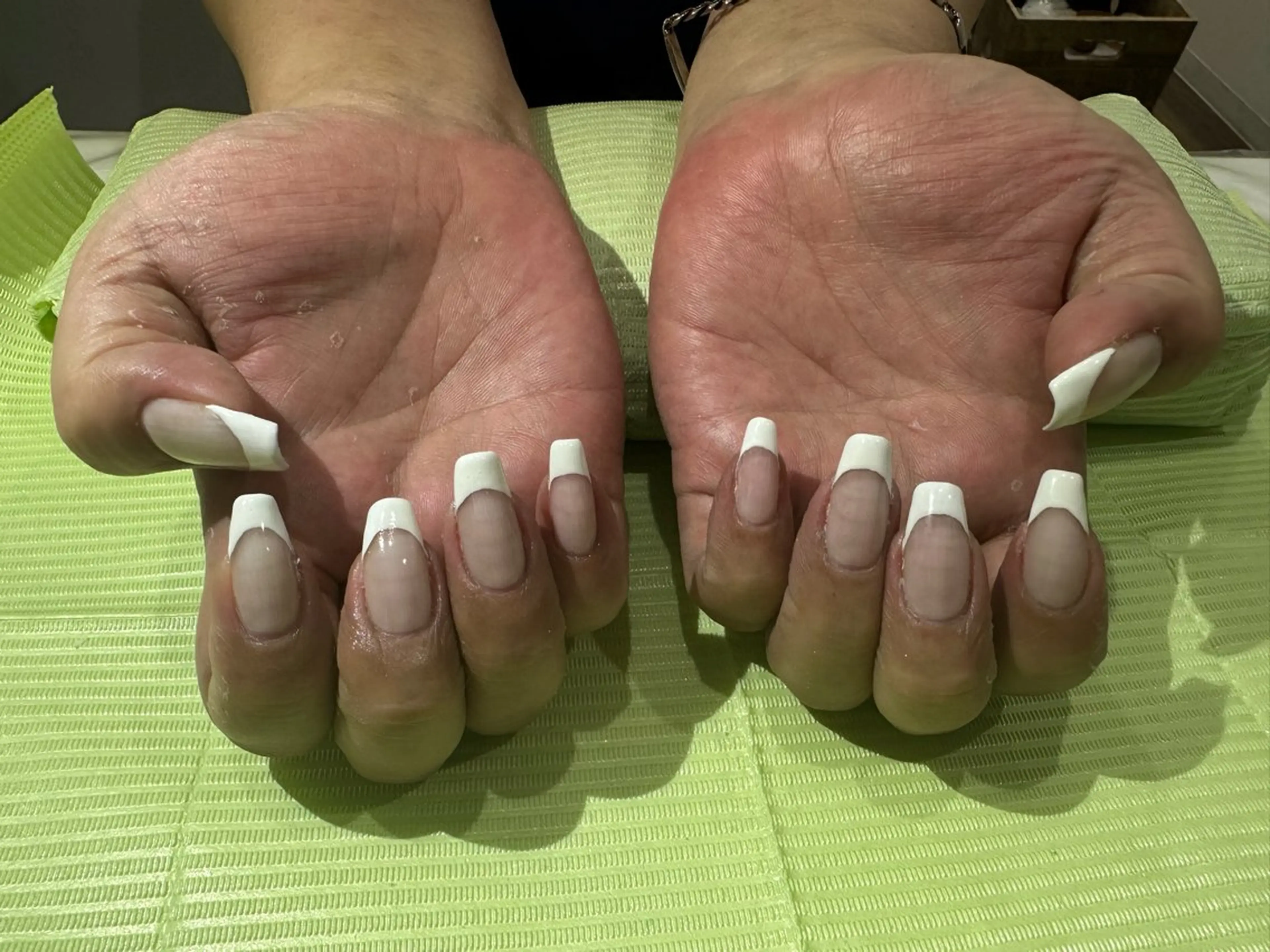 ネイル フレンチネイル Eyelash＆nail Buena 高円寺店所属・【Jr.ネイリスト】 💜serina💜のネイルデザイン